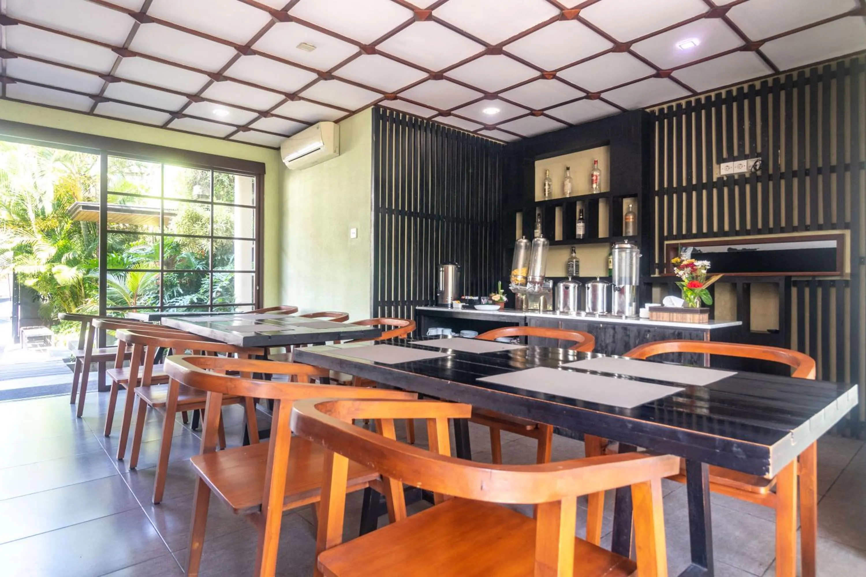 Restaurant/places to eat in Sanur Art Villas