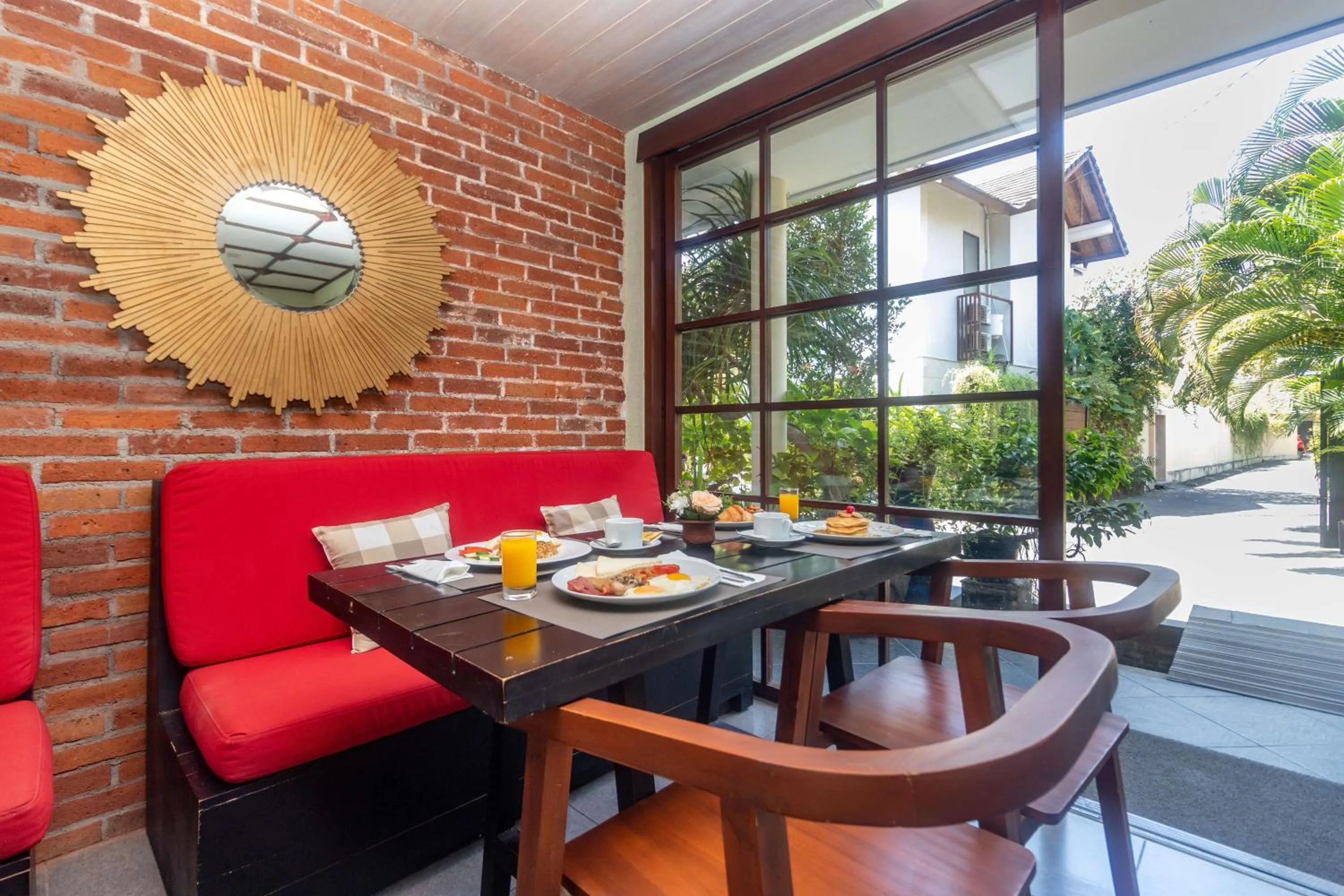 Restaurant/places to eat in Sanur Art Villas