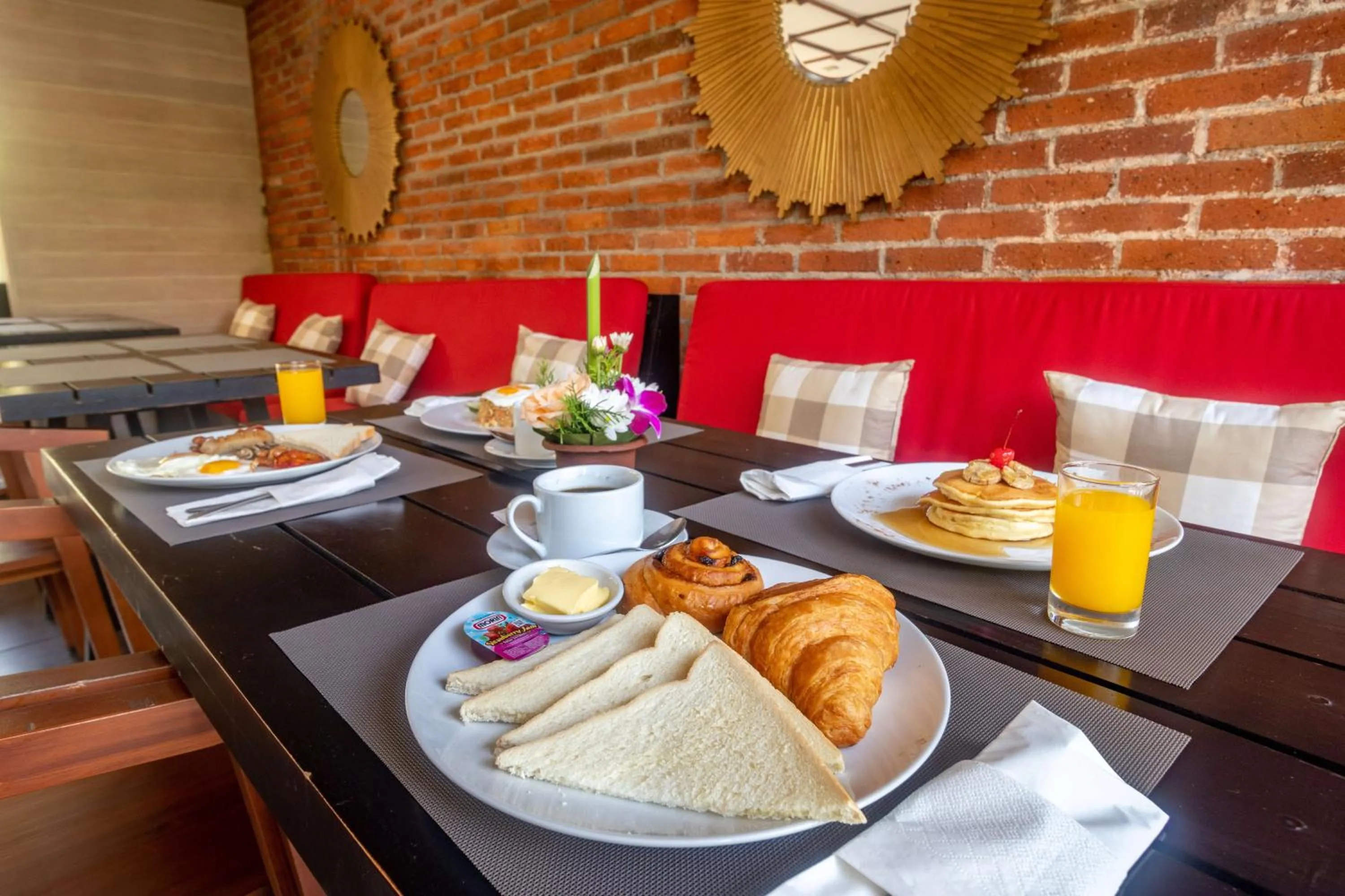 Breakfast in Sanur Art Villas