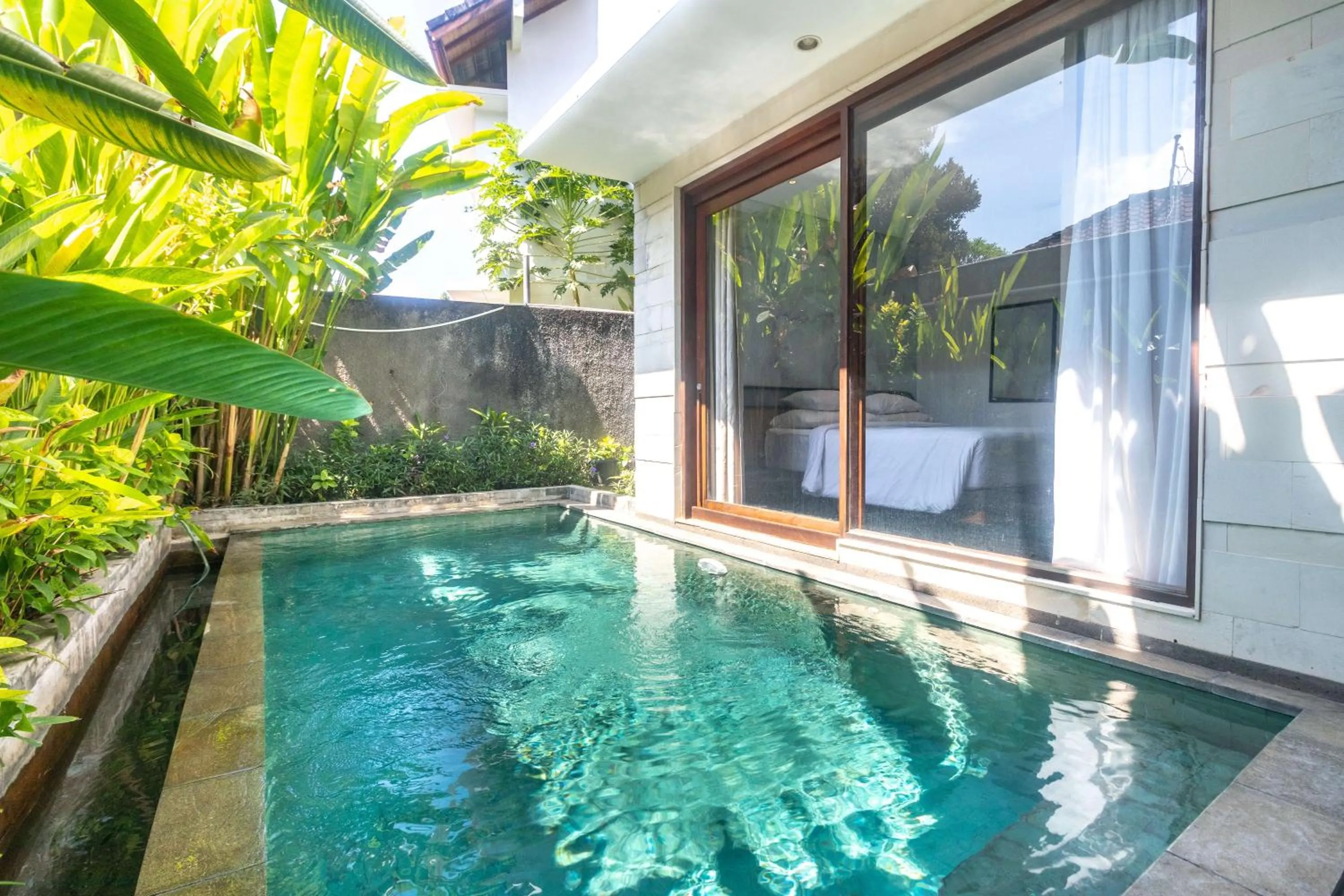 Swimming pool in Sanur Art Villas