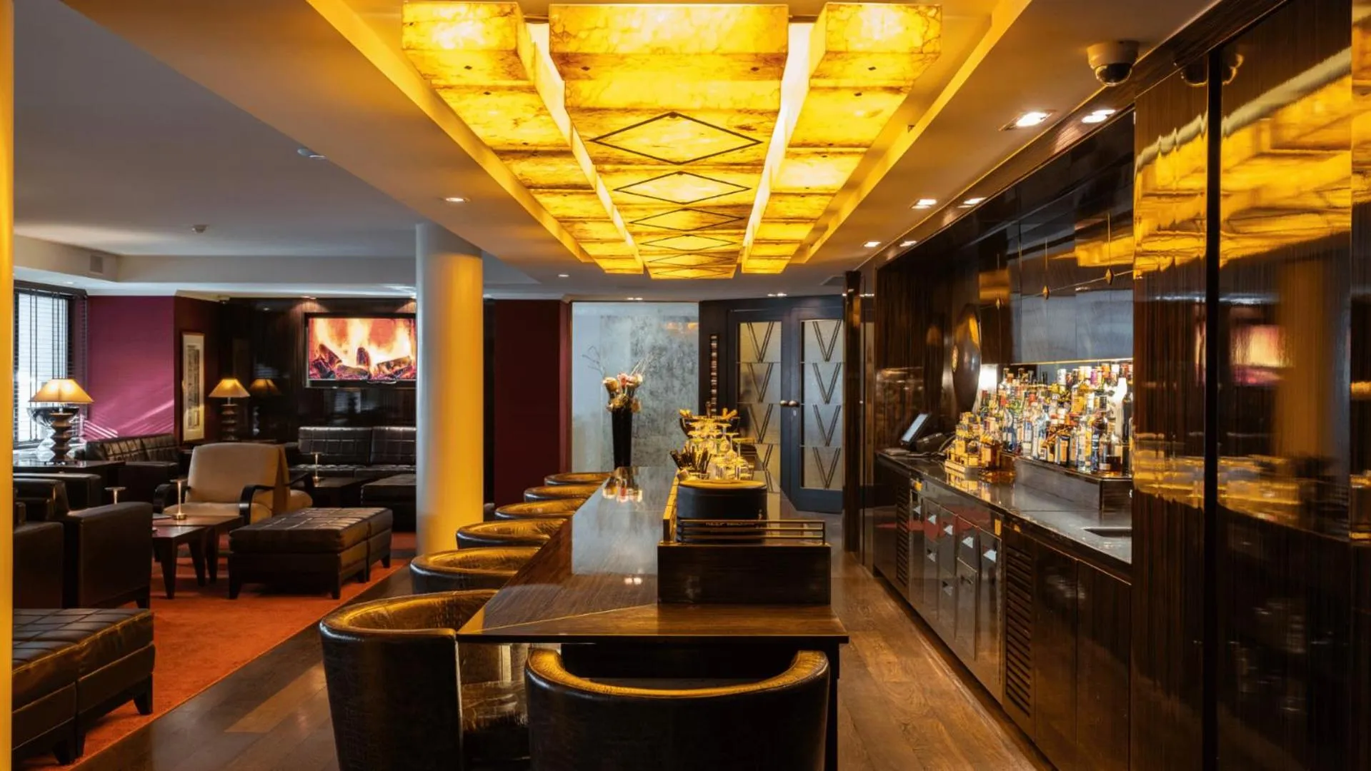 Lounge or bar in Hyllit Hotel