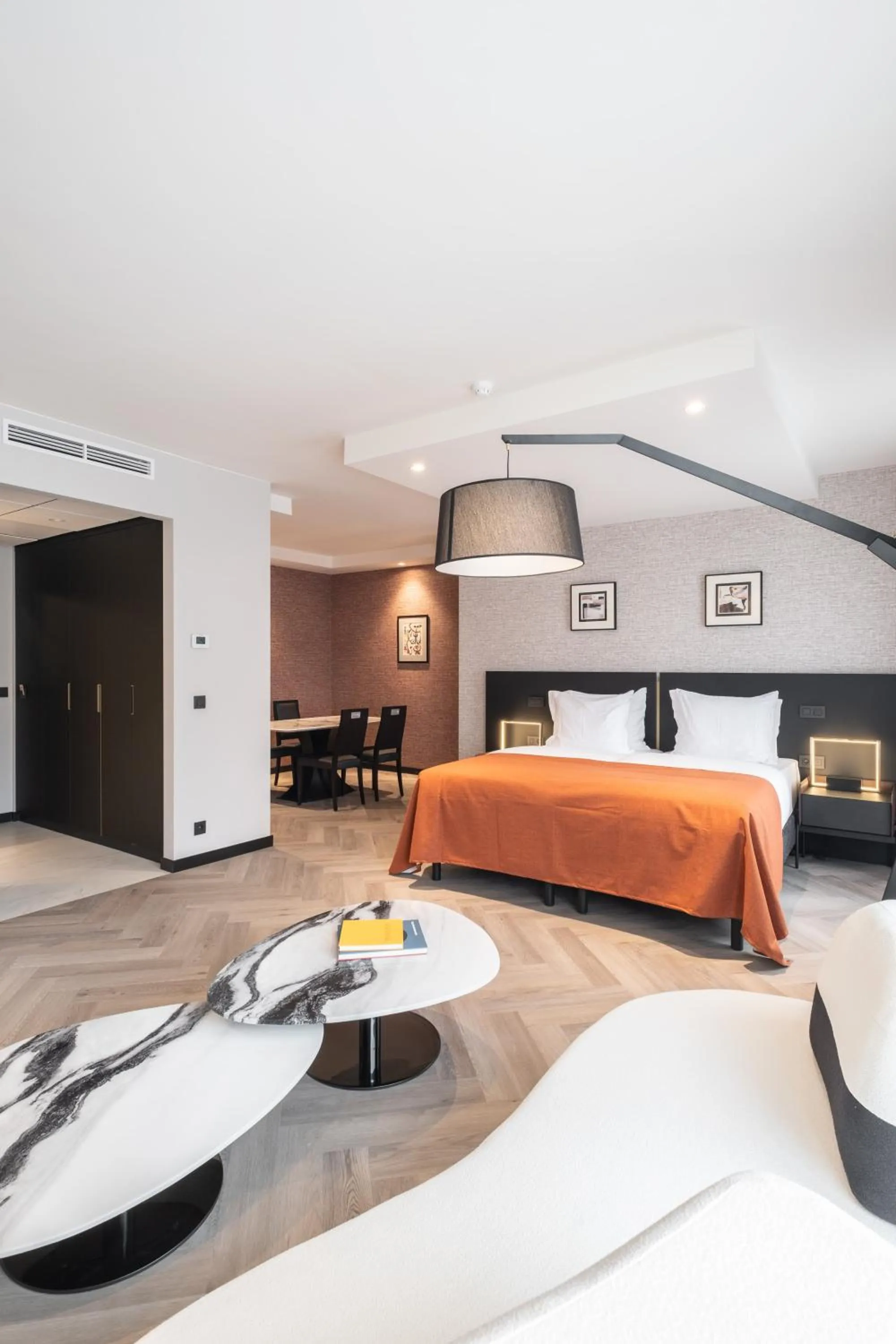 Photo of the whole room, Bed in Hyllit Hotel