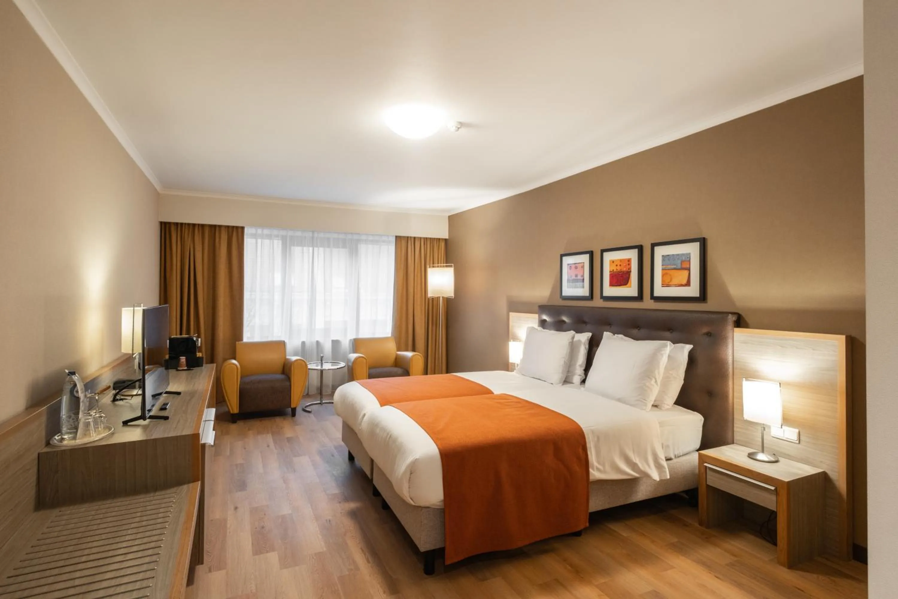 Photo of the whole room, Bed in Hyllit Hotel