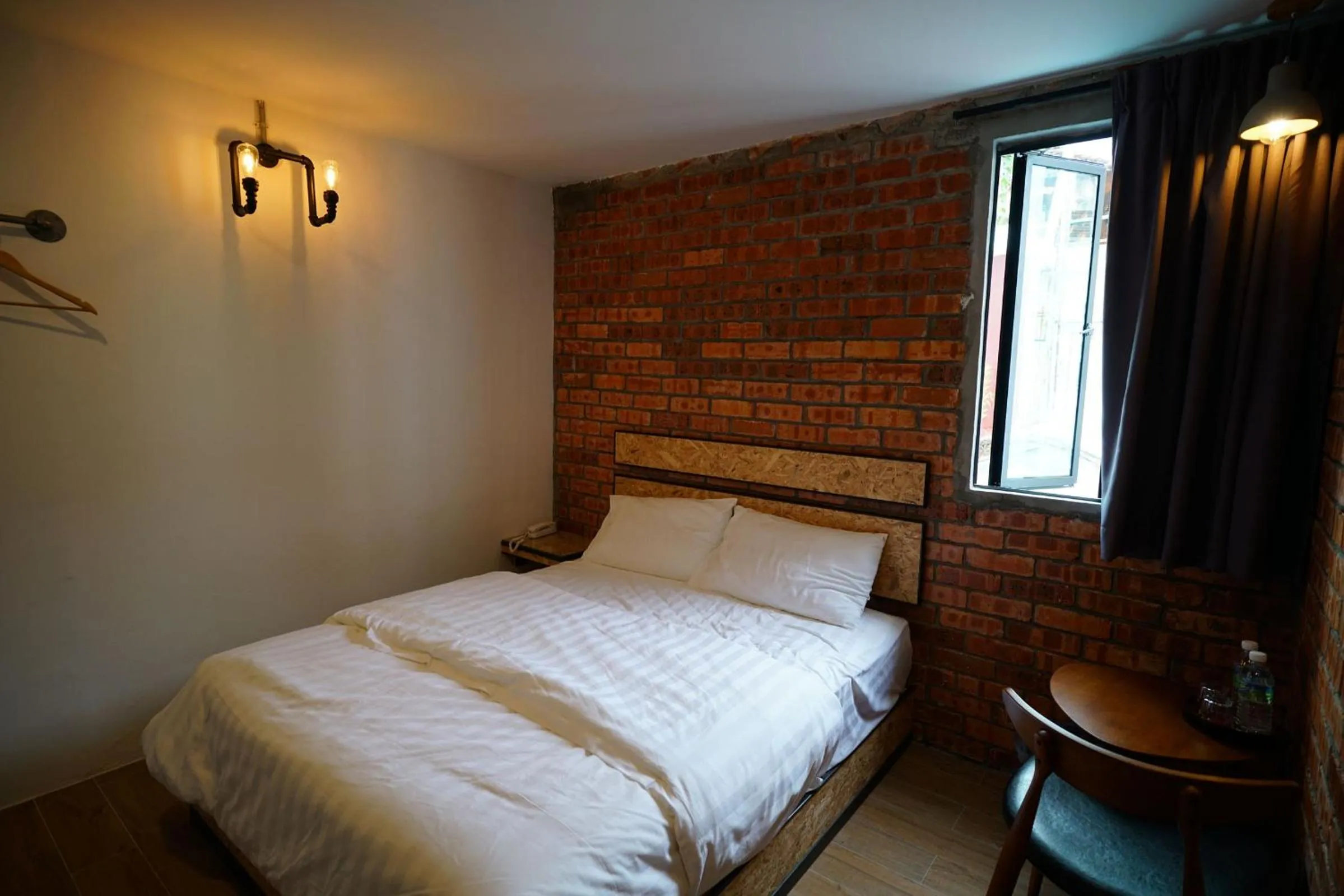 Bedroom, Bed in Brick Box Hotel @ Oldtown Ipoh