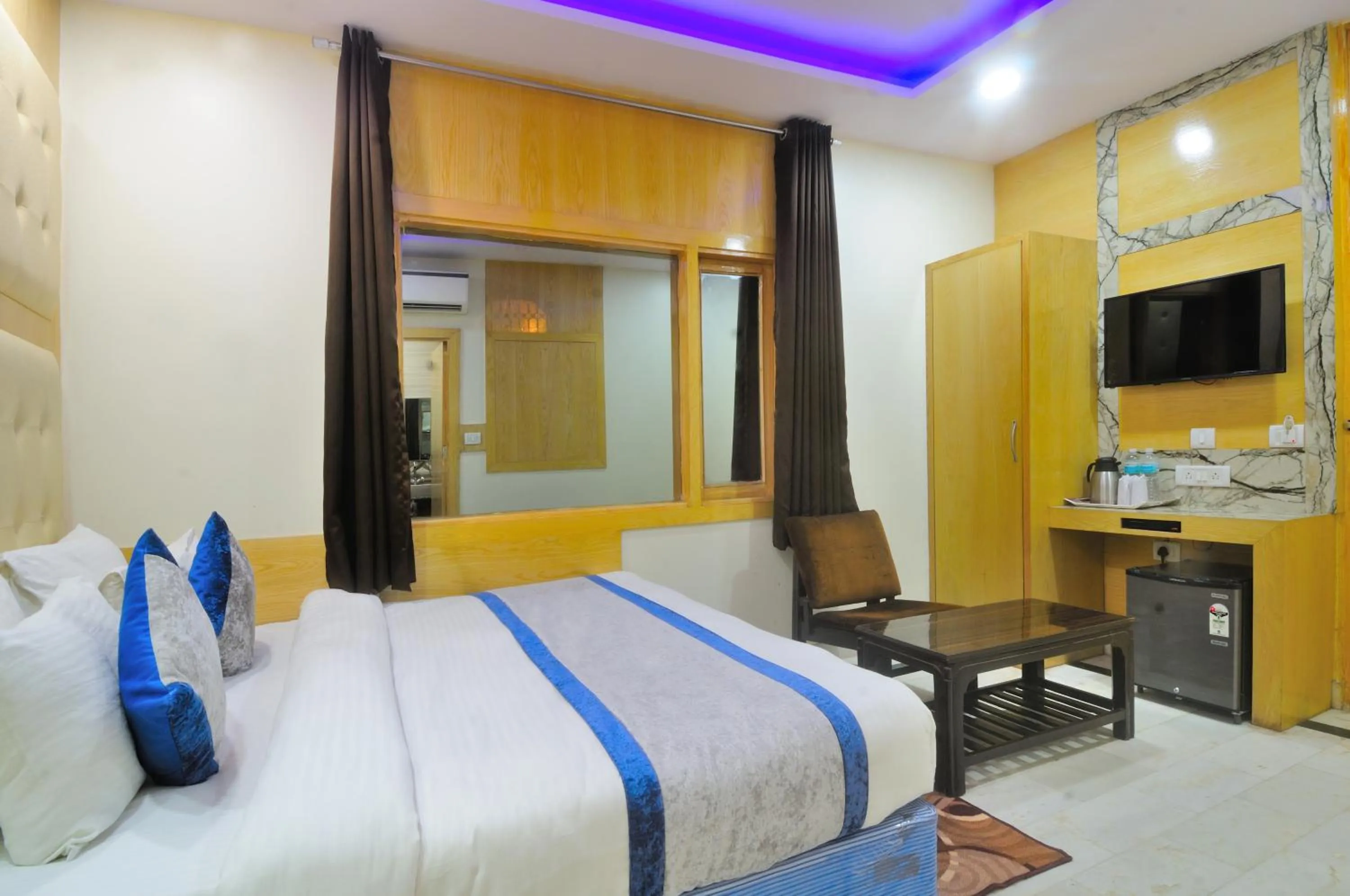 Bed in Hotel Karlo Kastle - Paharganj - New Delhi