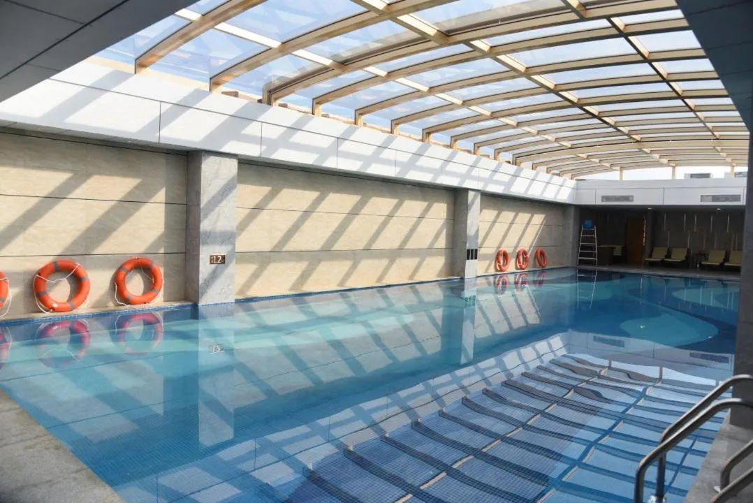 Menshine Gloria Plaza Hotel