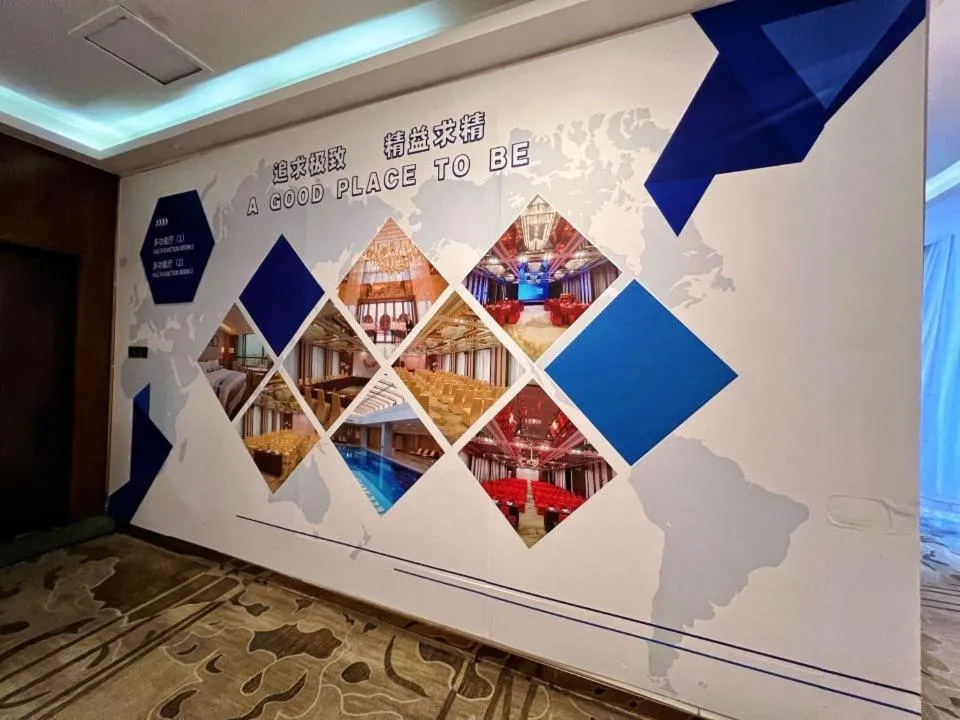 Menshine Gloria Plaza Hotel