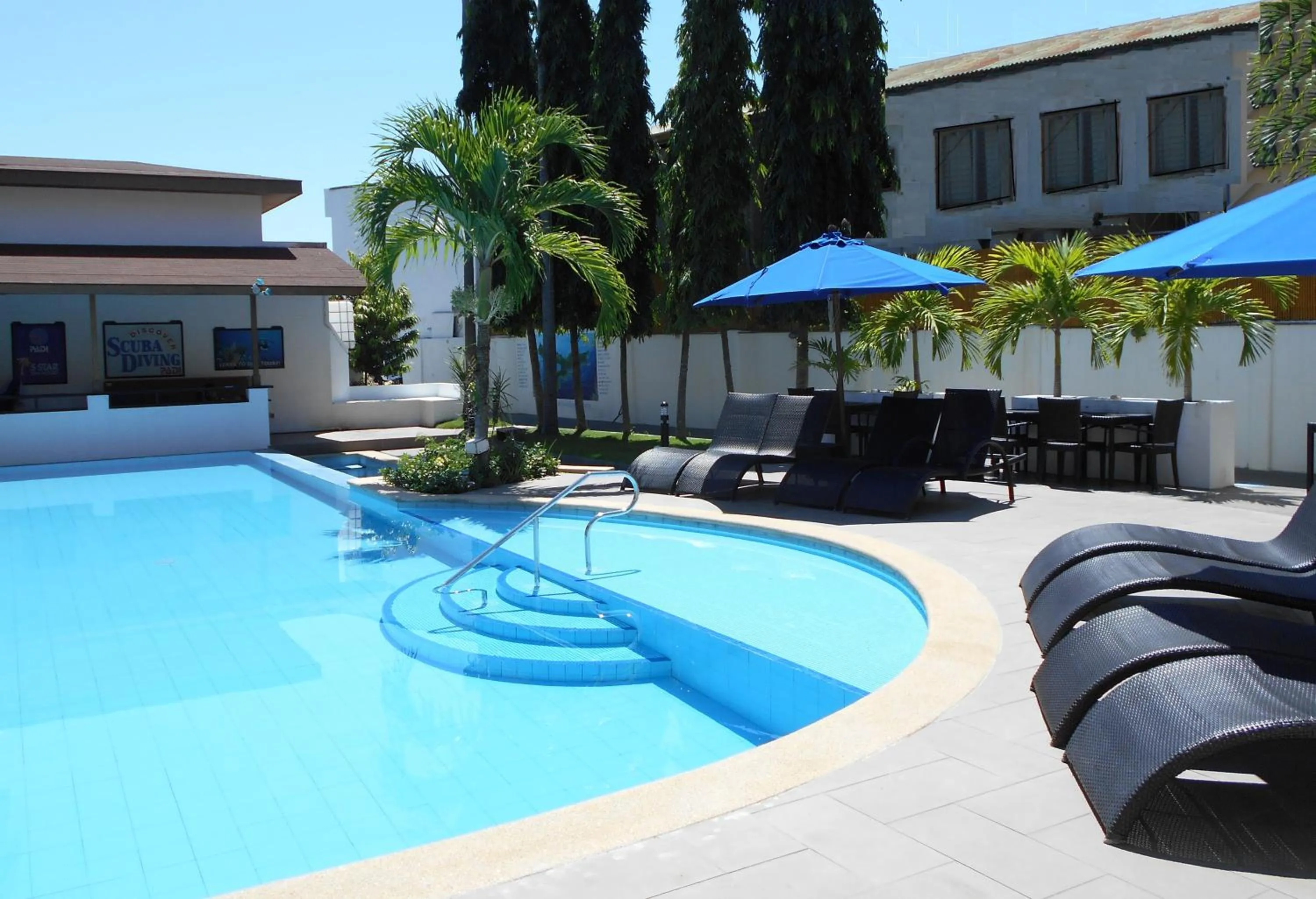 Swimming pool in Out of the Blue Resort