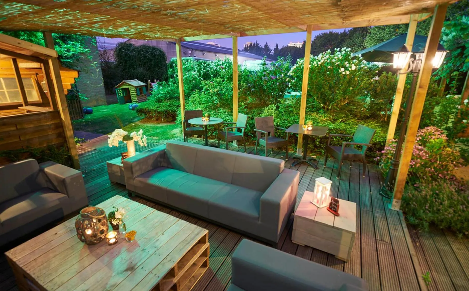 Patio in DC Hotel & Restaurant Brussels South