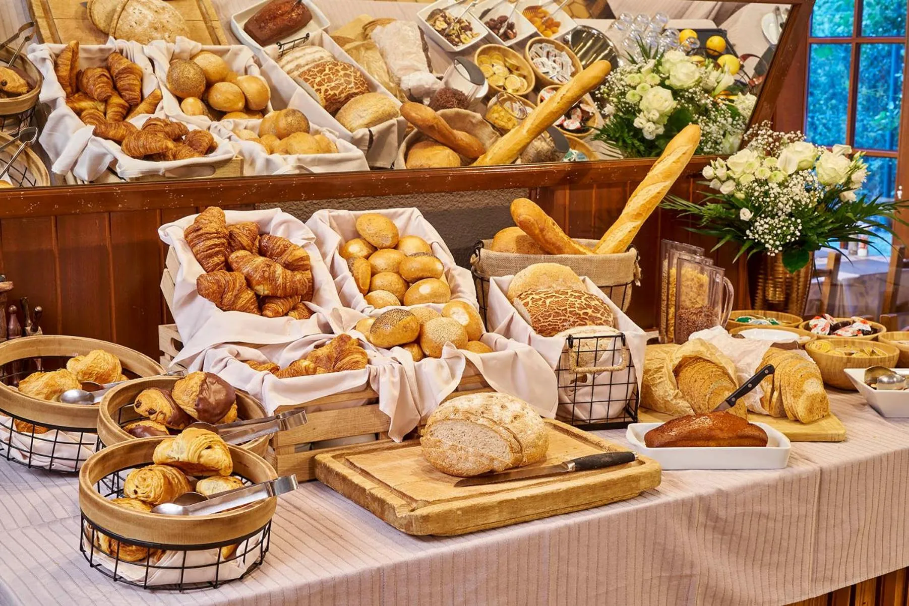 Food and drinks in DC Hotel & Restaurant Brussels South