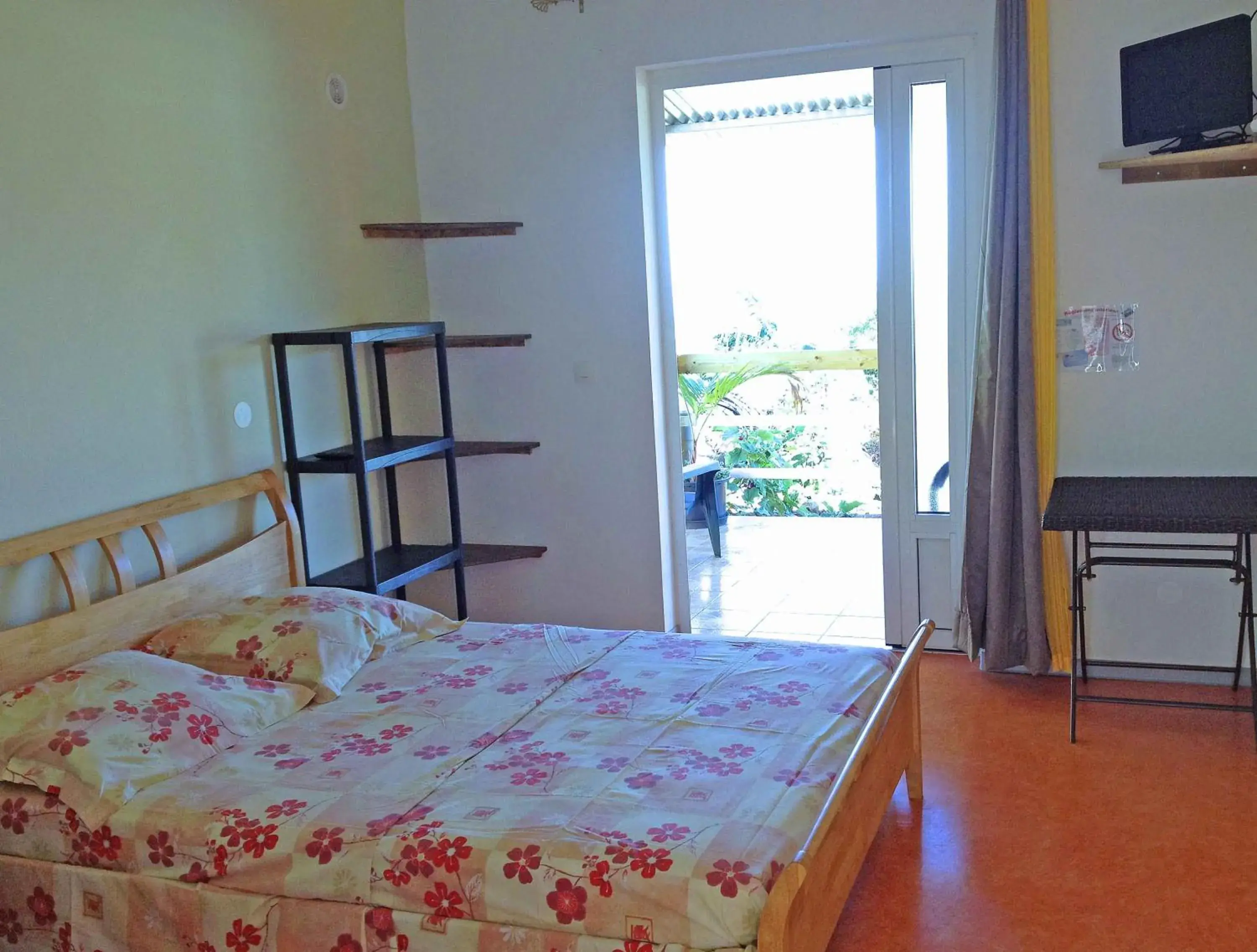 Quadruple Room with Private Bathroom in GITE-Hotel LA CAZ DES ORANGERS Quadruple Room with Private Bathroom in GITE-Hotel LA CAZ DES ORANGERS