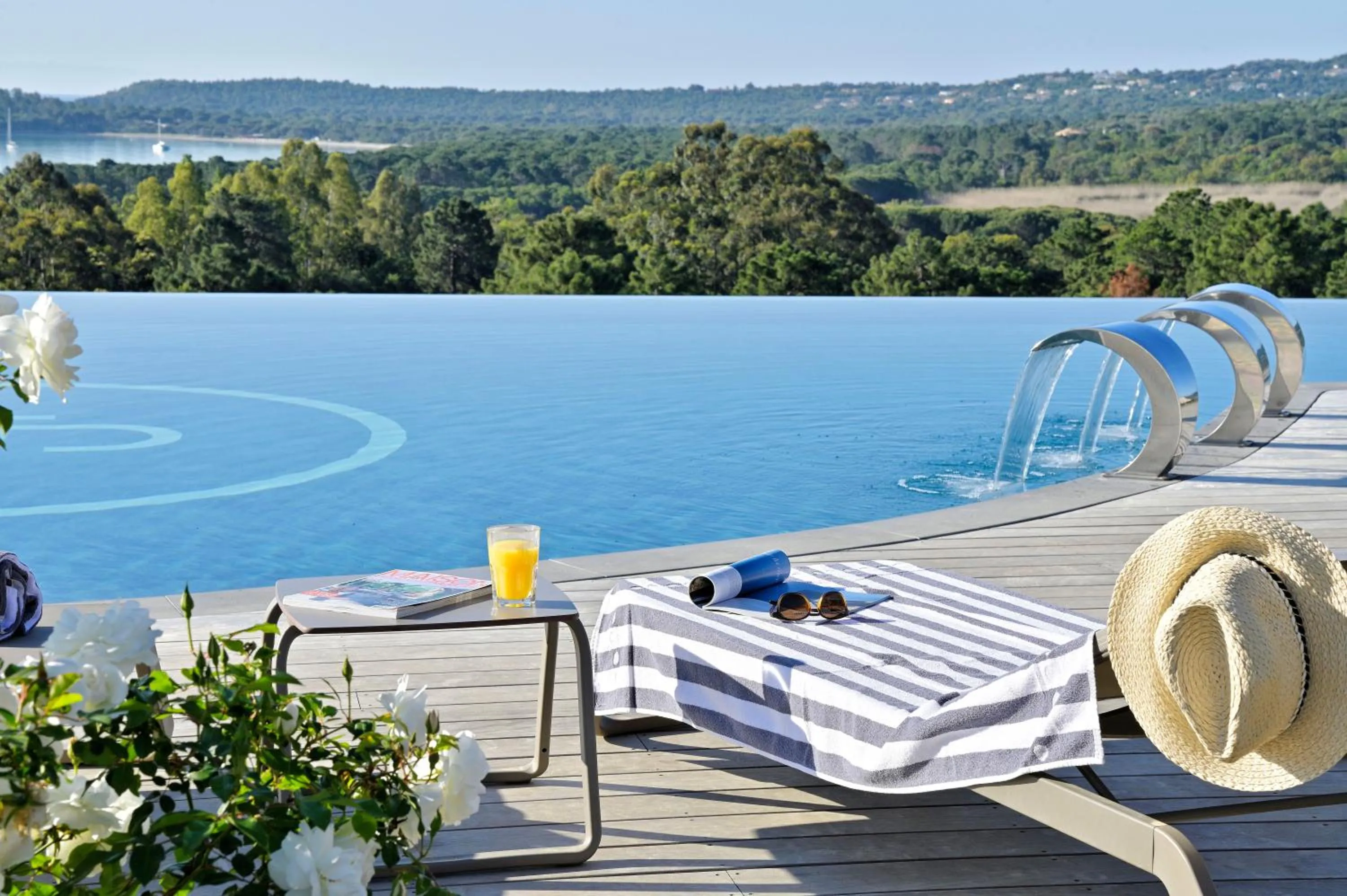 Swimming pool in Hotel U Paesolu
