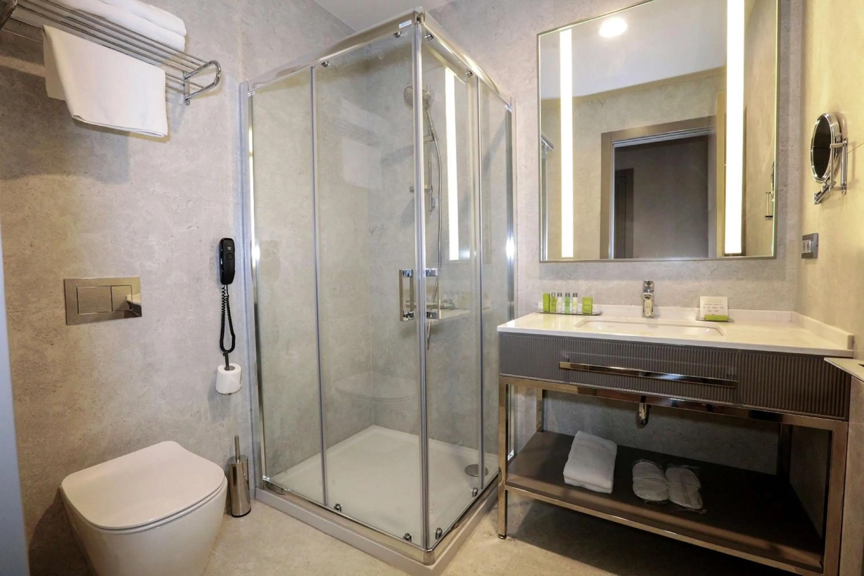 Bathroom in DoubleTree By Hilton Izmir Airport