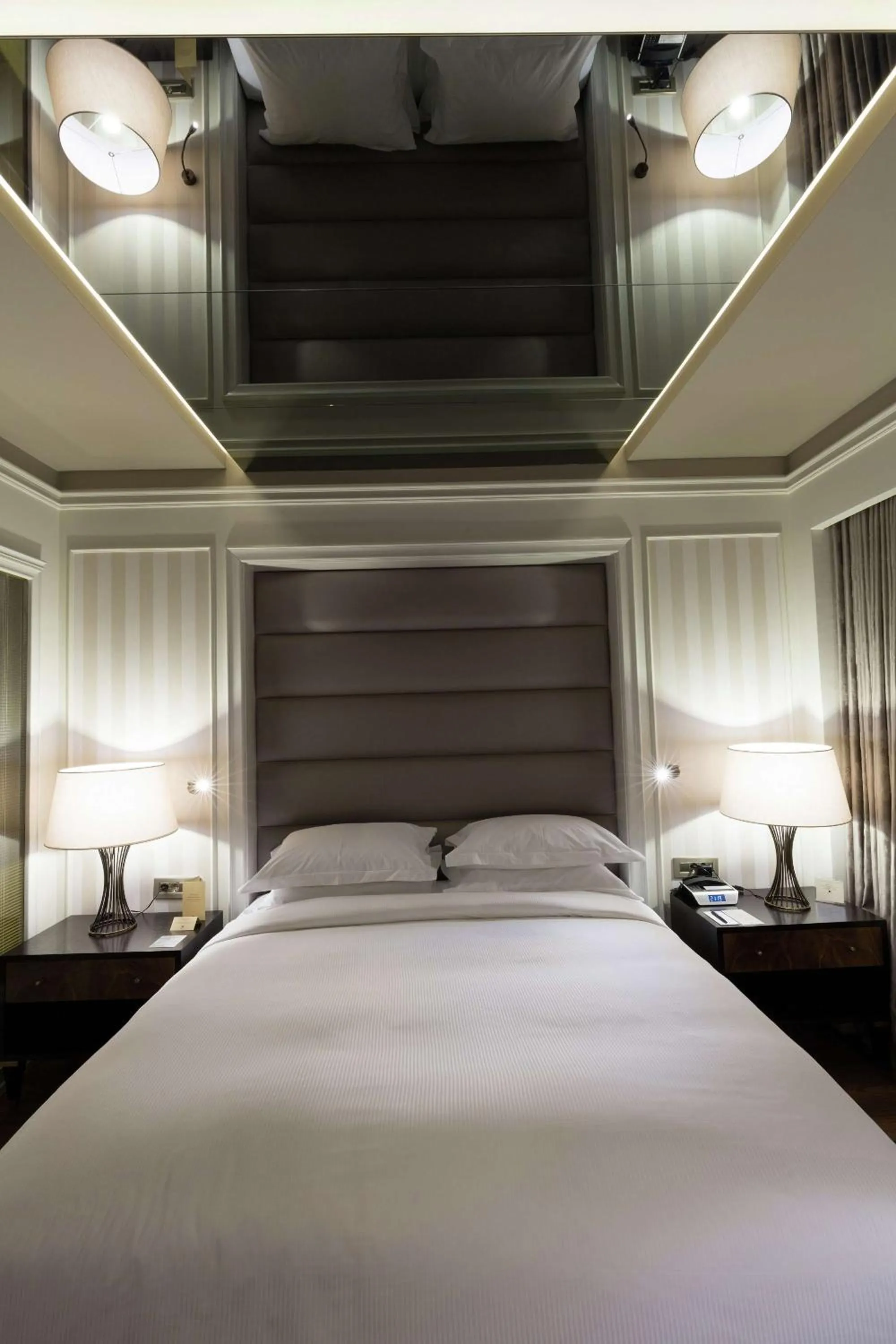 Bed in DoubleTree By Hilton Izmir Airport