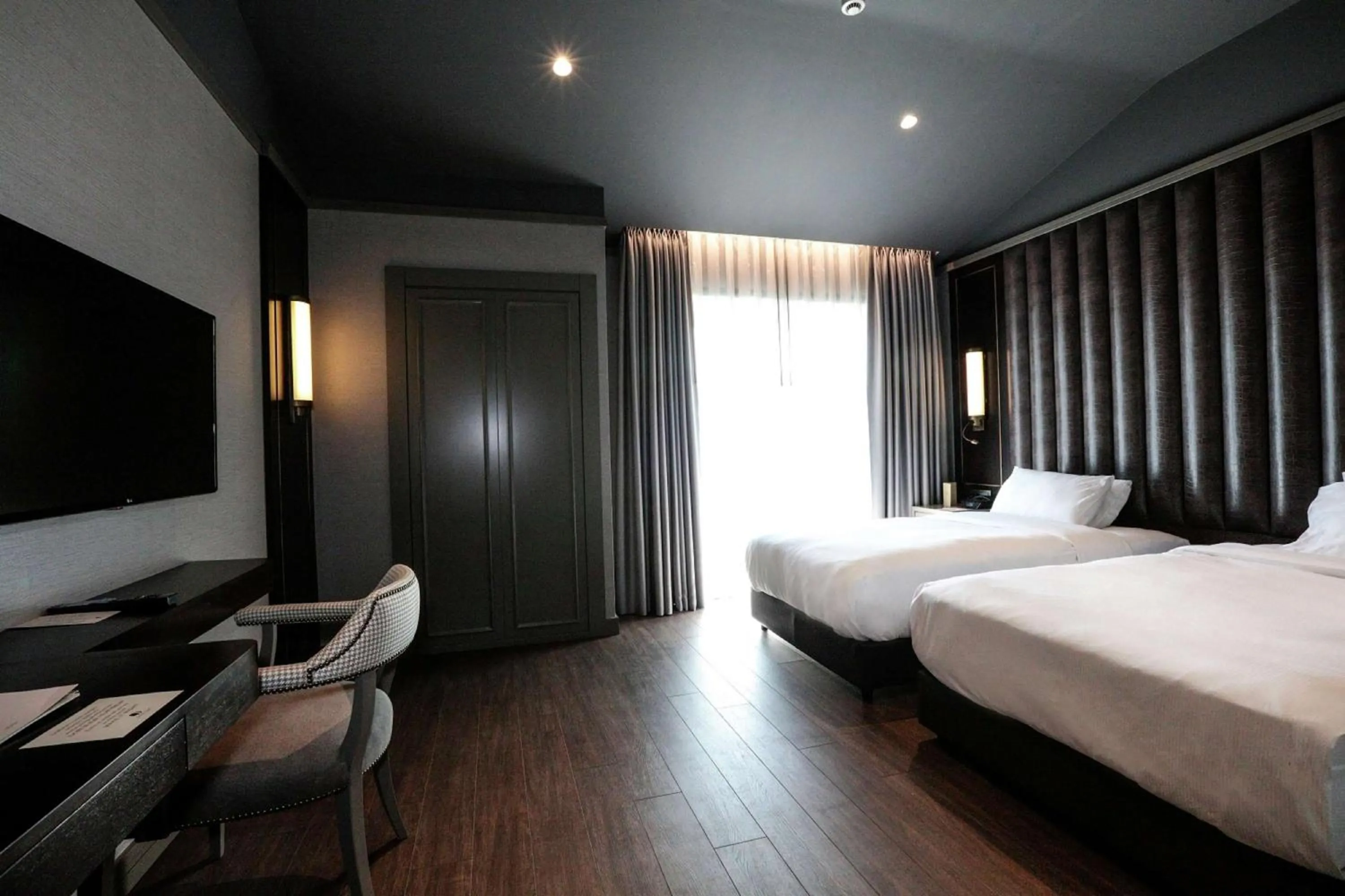 Bedroom, Bed in DoubleTree By Hilton Izmir Airport