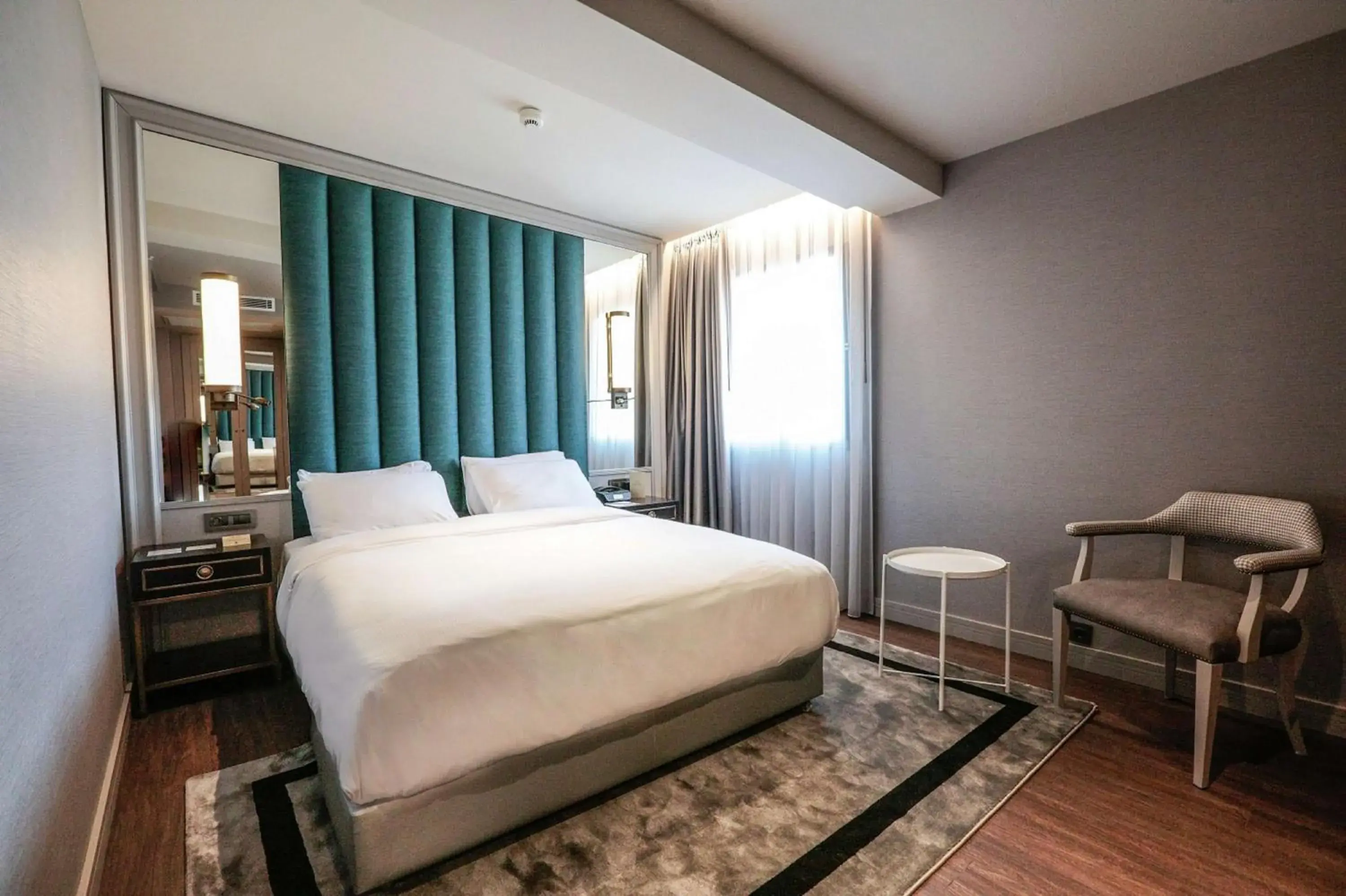 King Guest Room in DoubleTree By Hilton Izmir Airport King Guest Room in DoubleTree By Hilton Izmir Airport