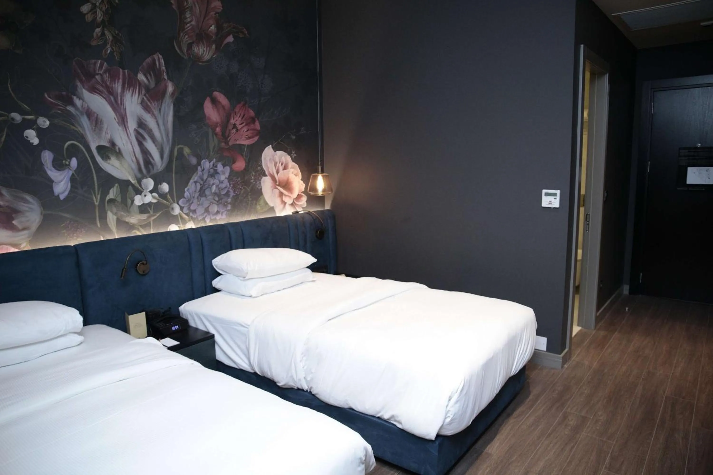 Bed in DoubleTree By Hilton Izmir Airport