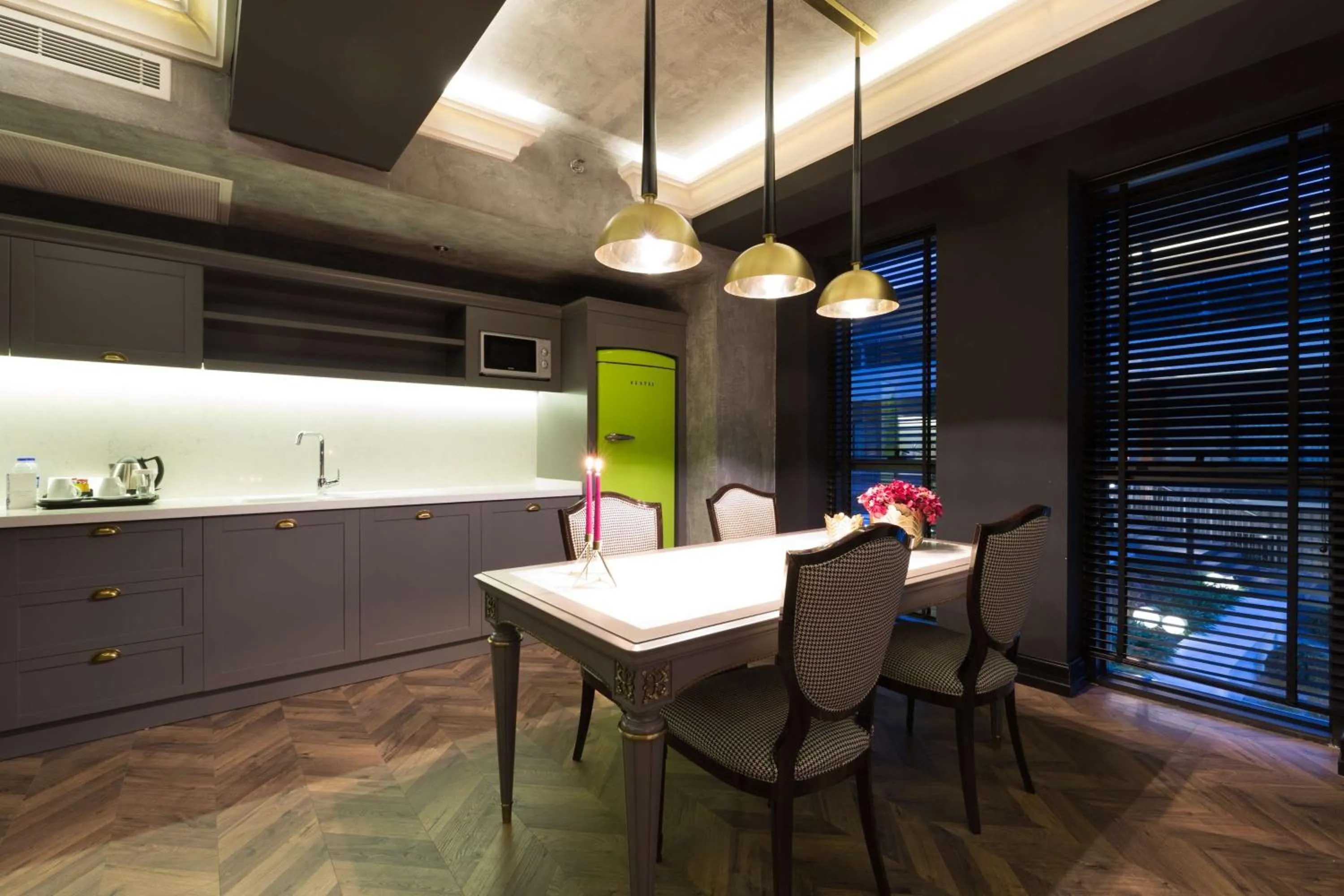 Kitchen or kitchenette in DoubleTree By Hilton Izmir Airport