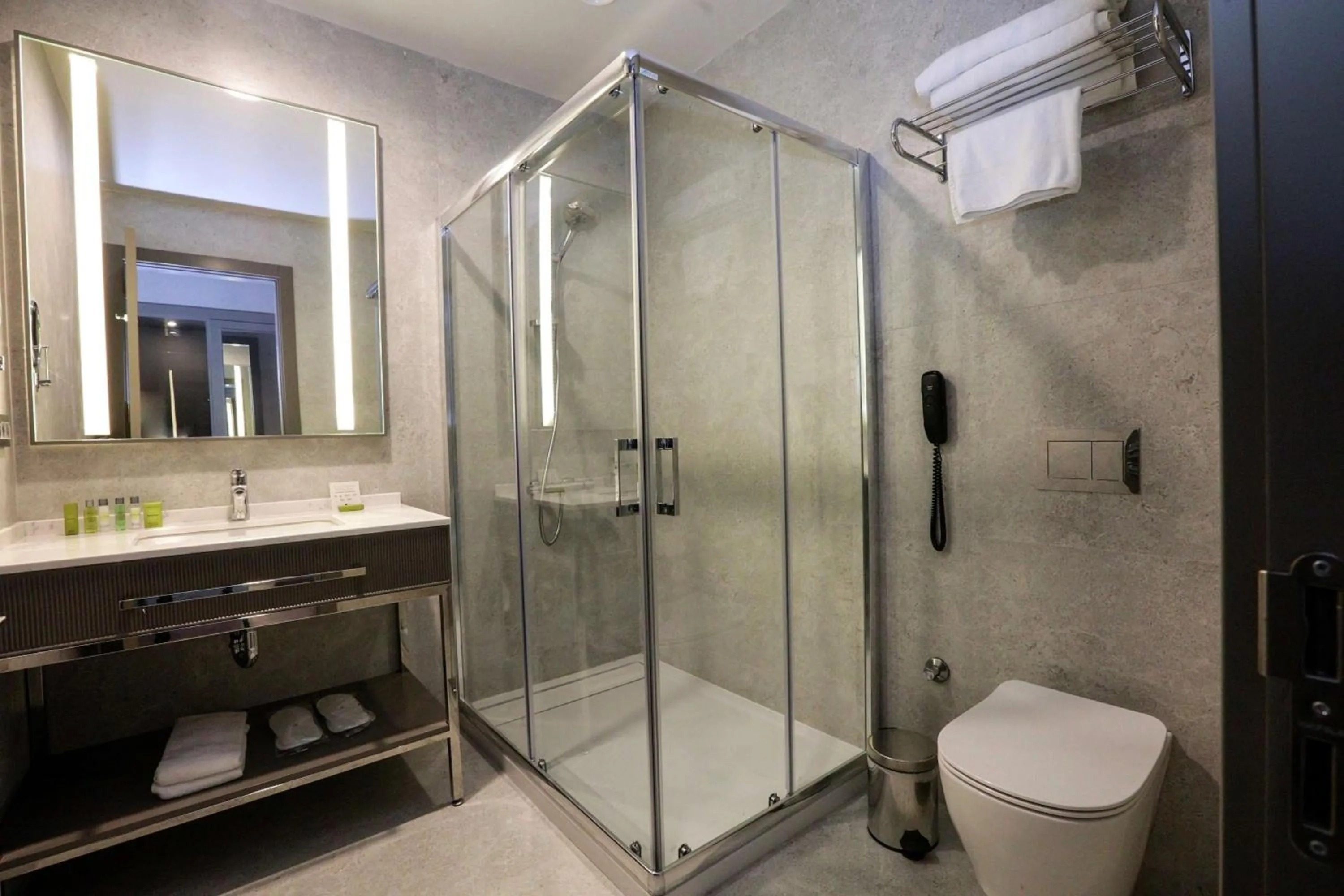 Bathroom in DoubleTree By Hilton Izmir Airport