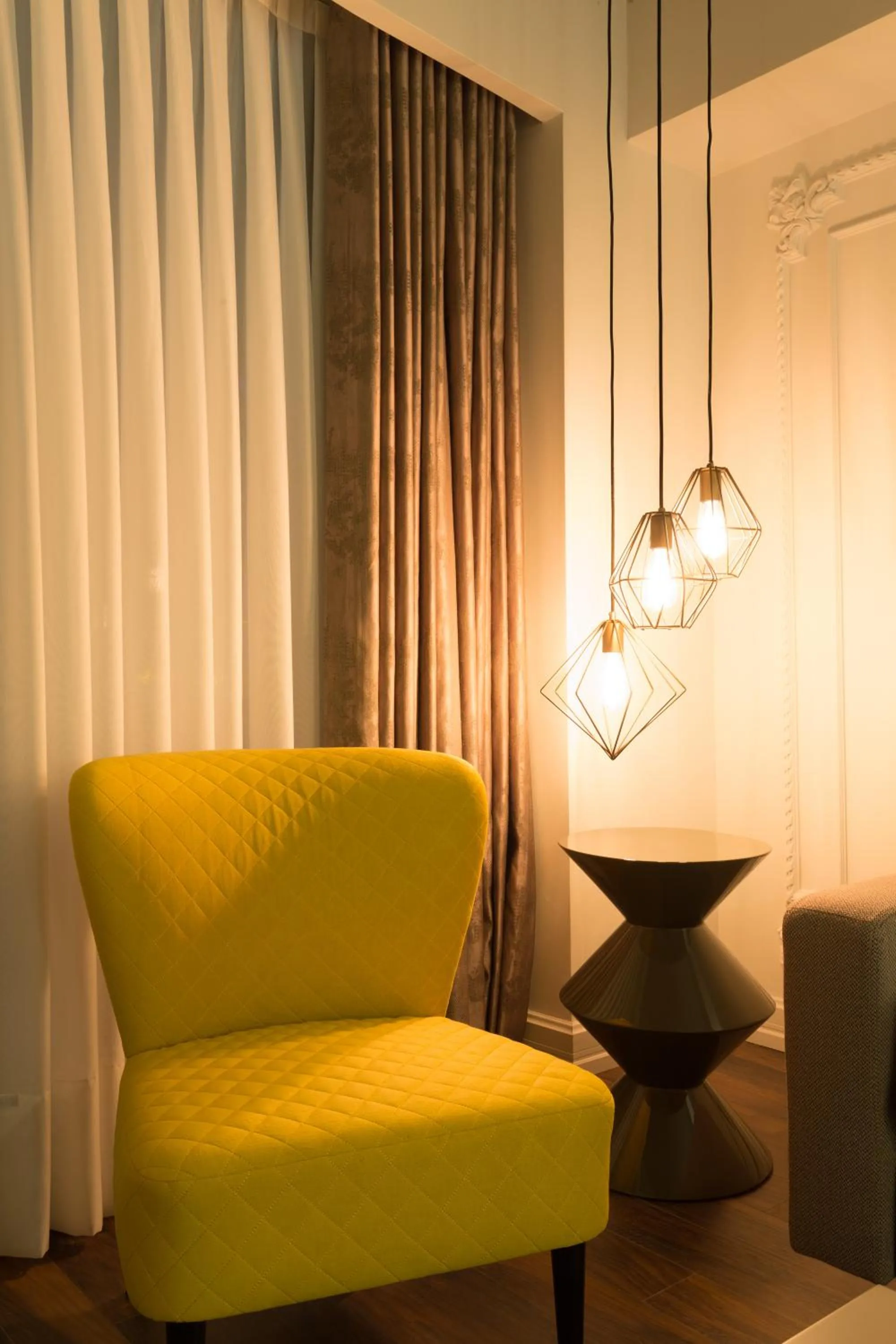 Seating area in DoubleTree By Hilton Izmir Airport