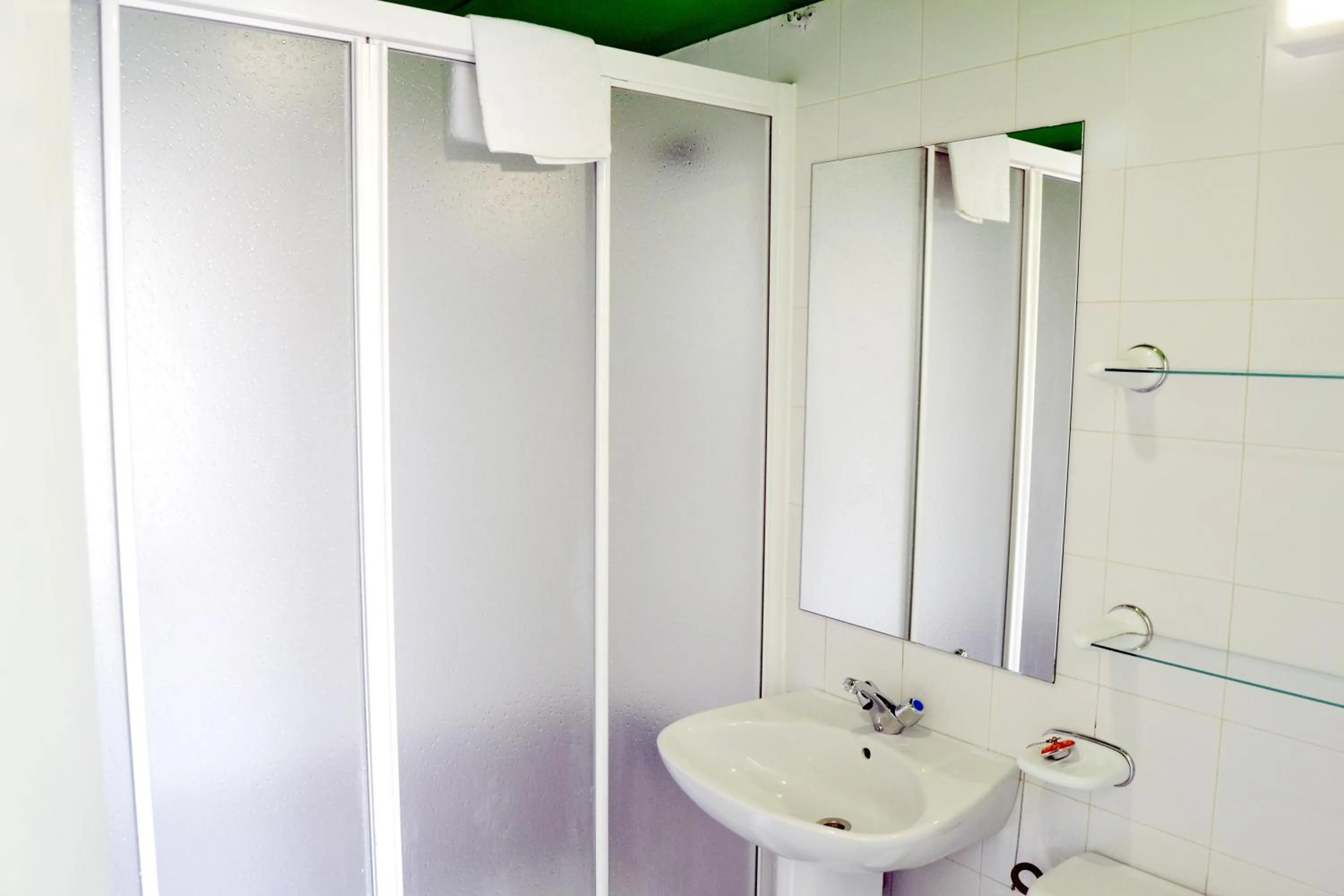 Shower in Motion Chueca Hostel