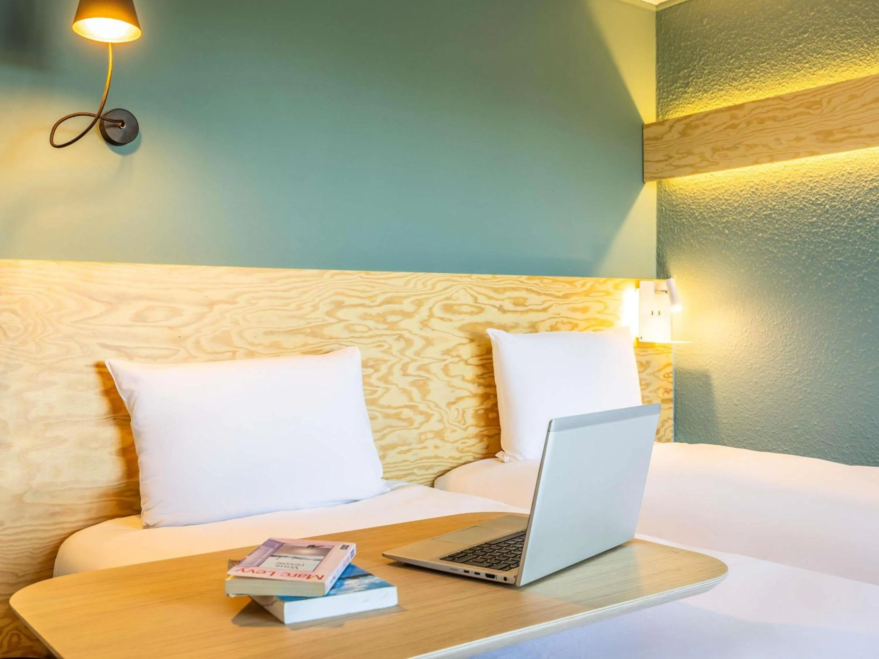 Bedroom, Bed in greet Brussels Airport Zaventem