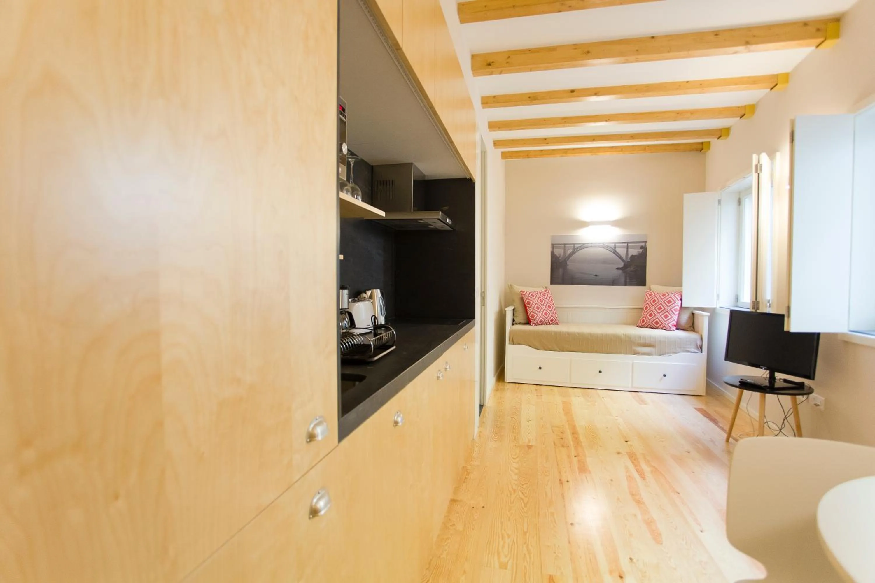 Kitchen or kitchenette, Bed in Oporto Trendy River