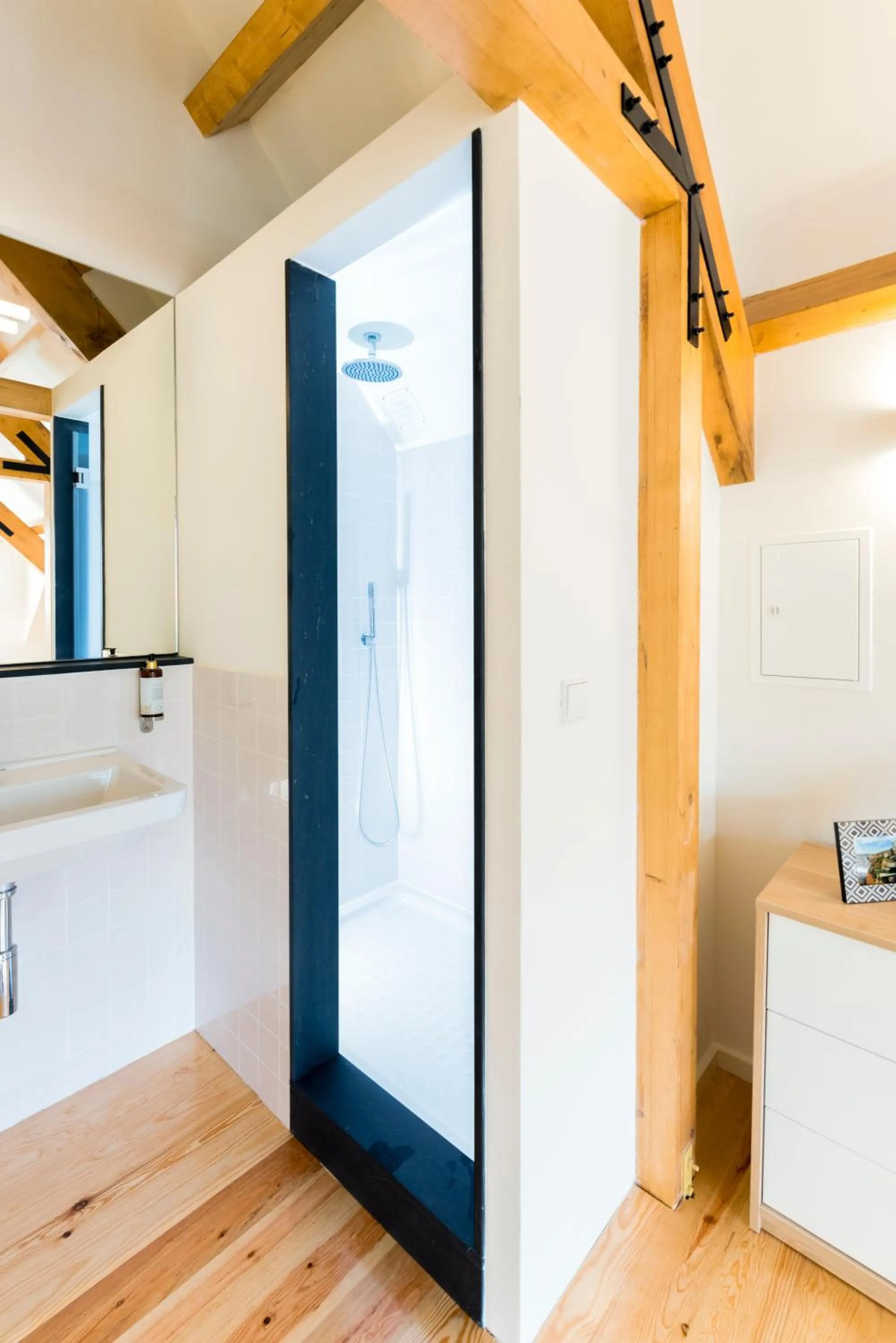 Bathroom in Oporto Trendy River