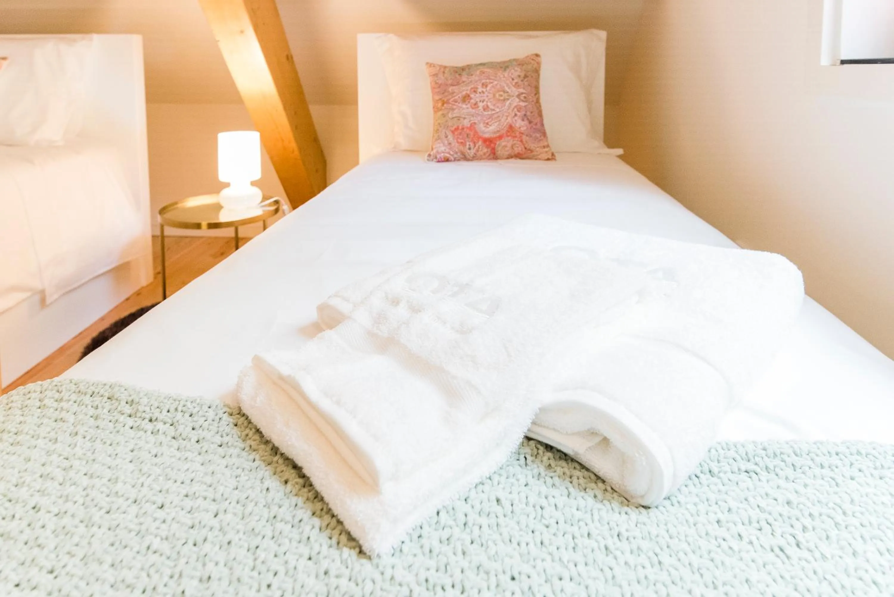 Bed in Oporto Trendy River