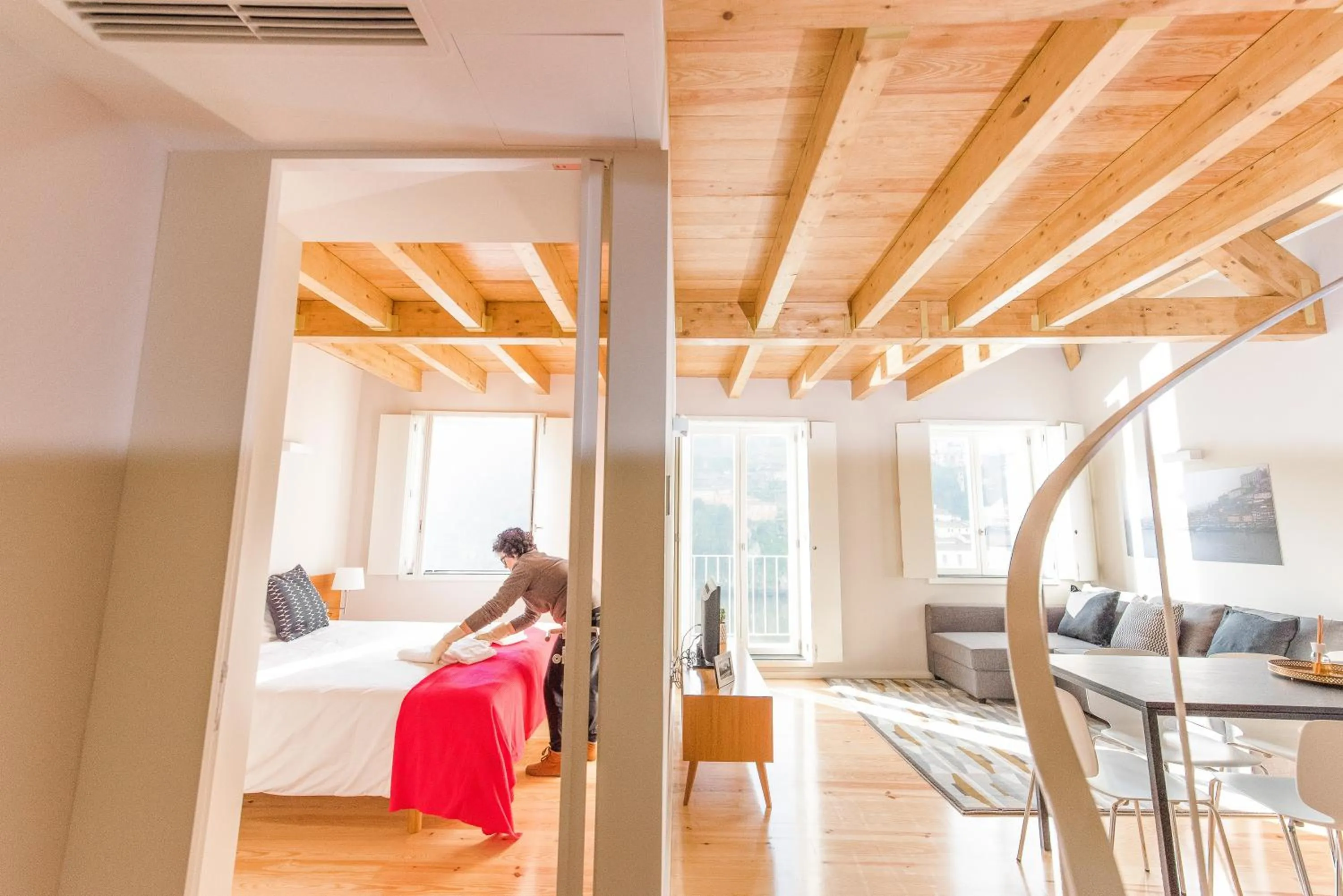 Staff, Bed in Oporto Trendy River