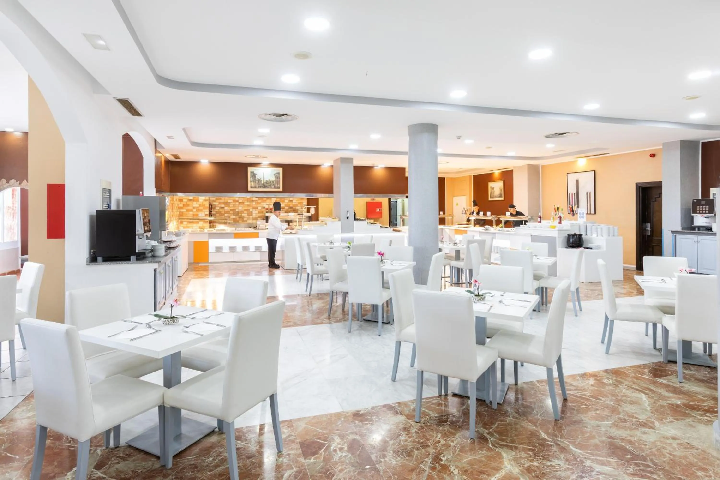 Restaurant/places to eat in Chatur Playa Real Resort