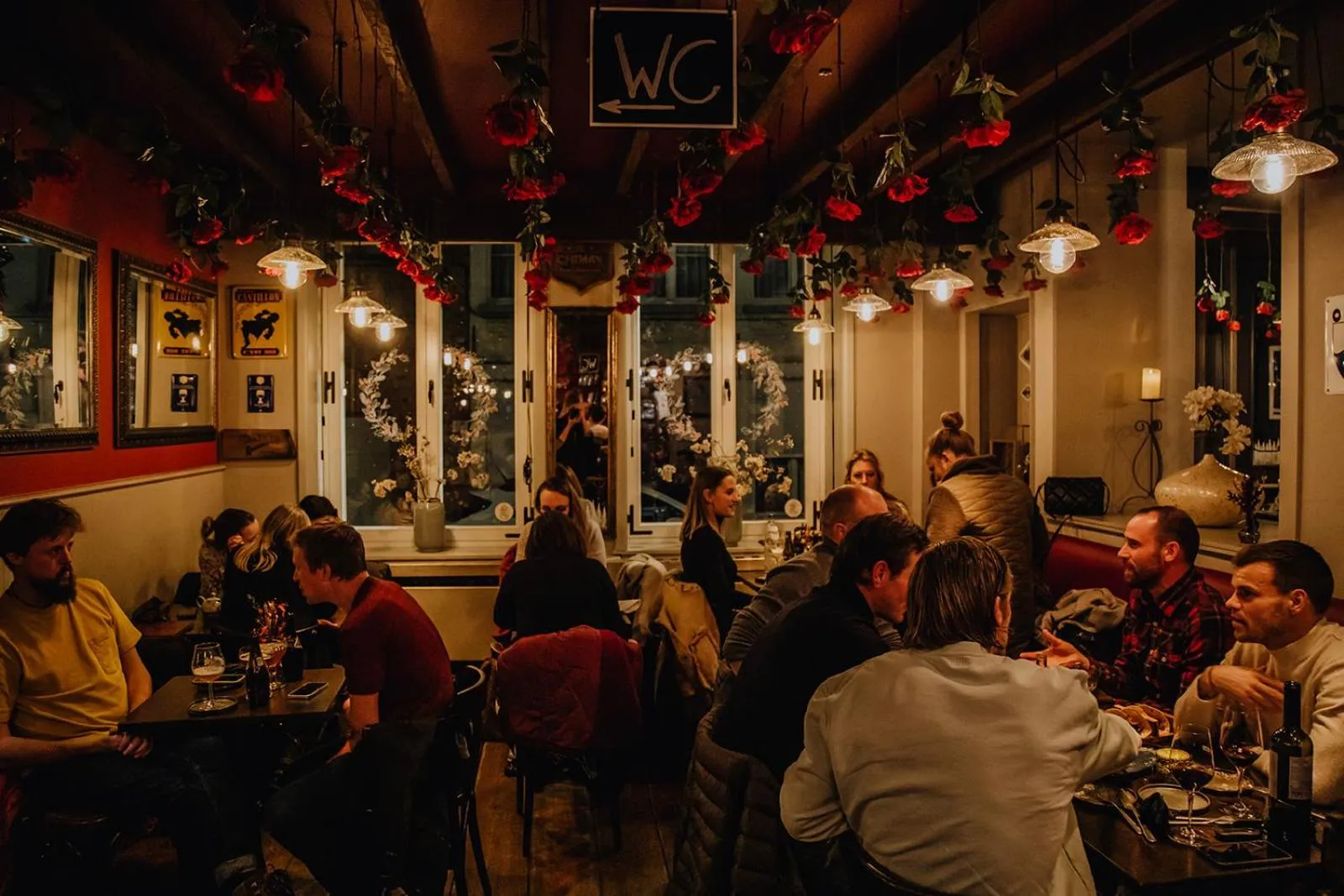 Food and drinks in Hotel Rose Red