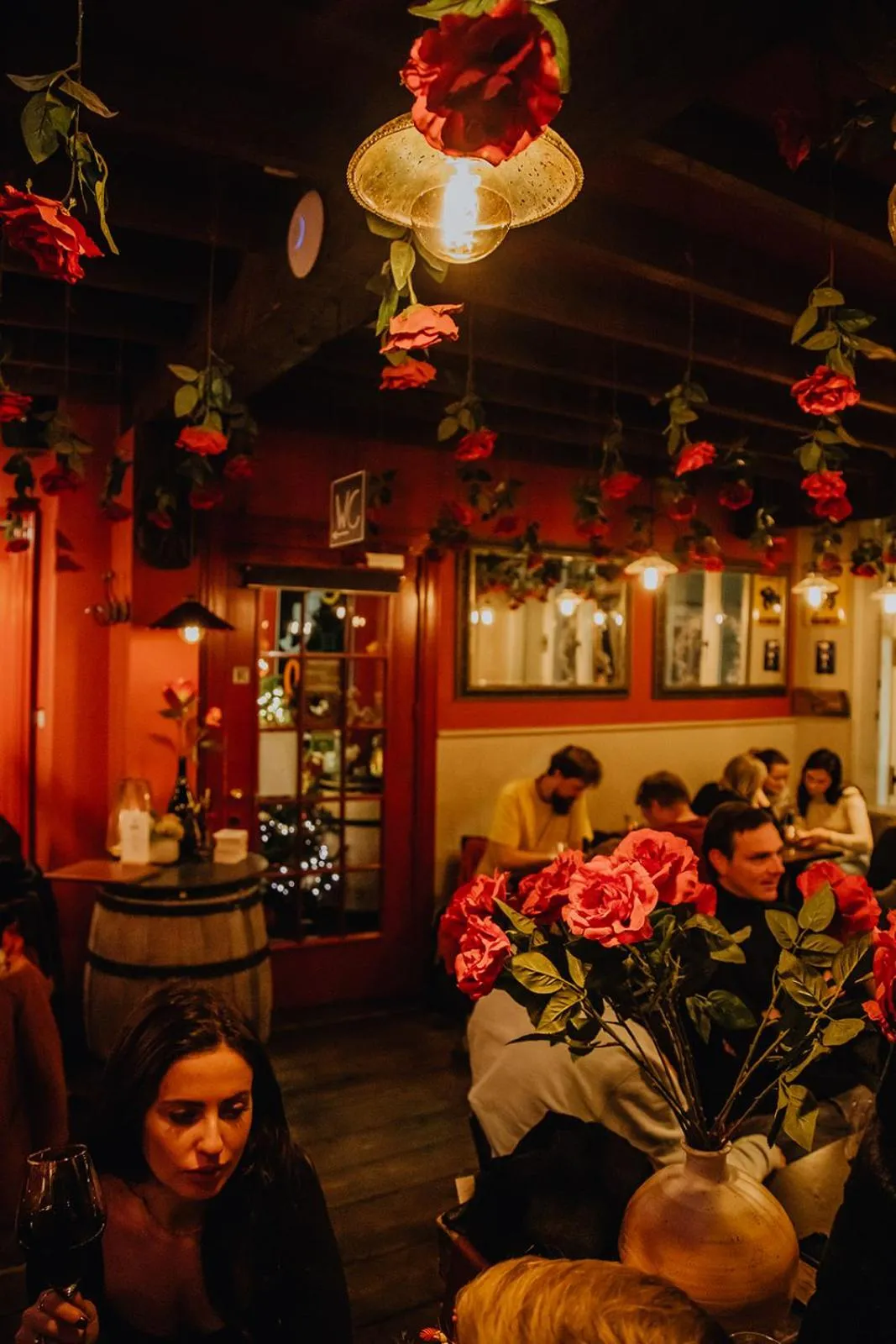 Food and drinks in Hotel Rose Red