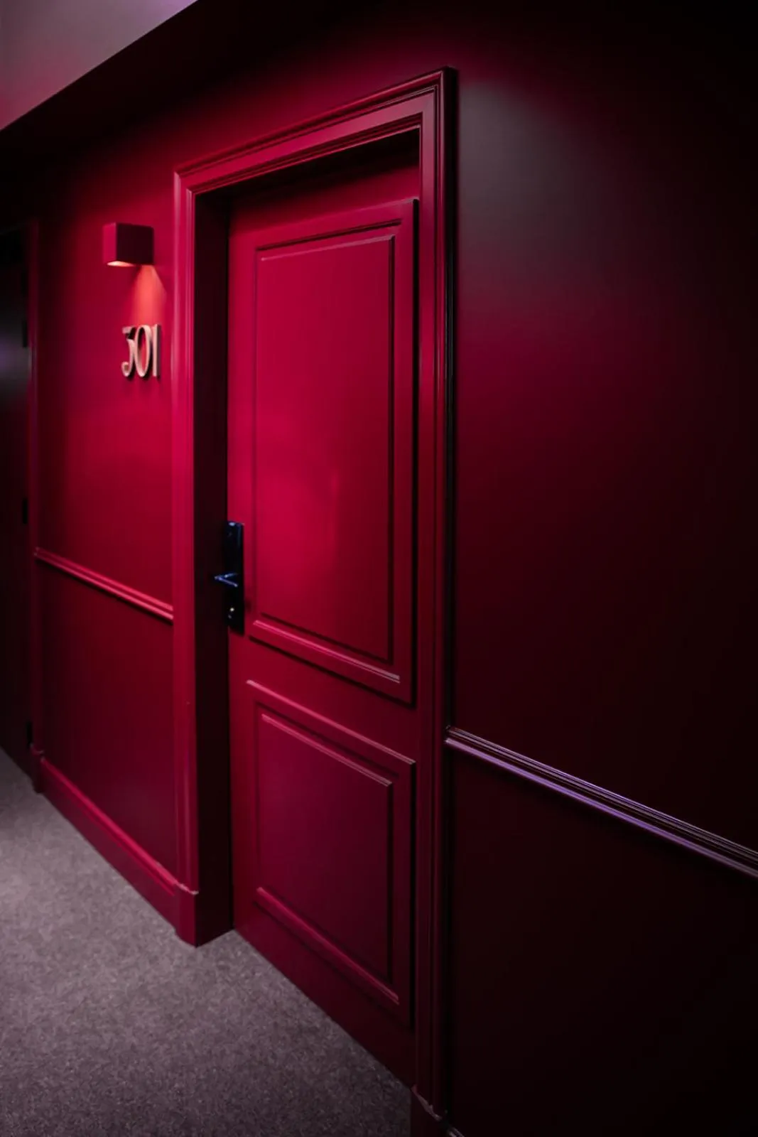 Property building in Hotel Rose Red