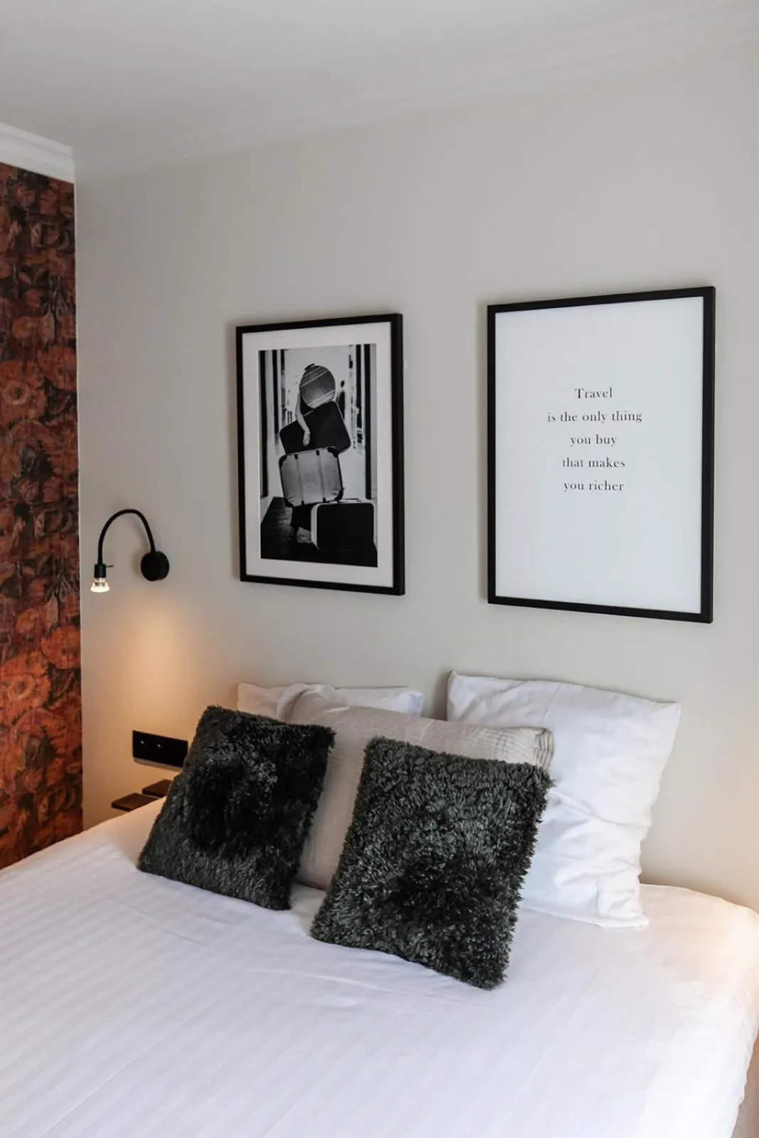 Bedroom, Bed in Hotel Rose Red