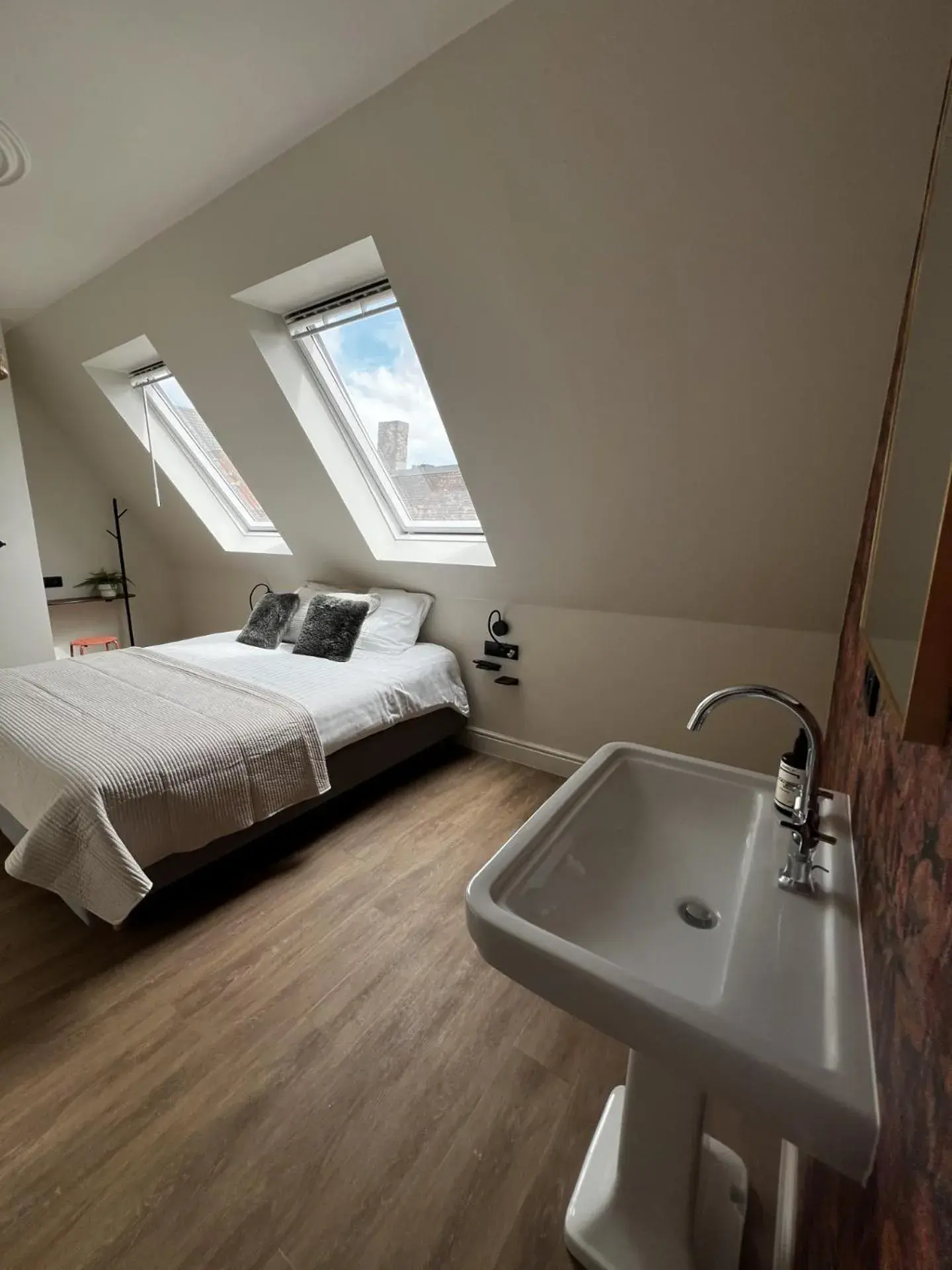 Standard Double Room in Hotel Rose Red Standard Double Room in Hotel Rose Red