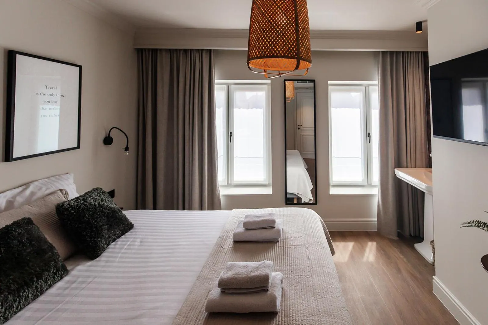 Bedroom, Bed in Hotel Rose Red