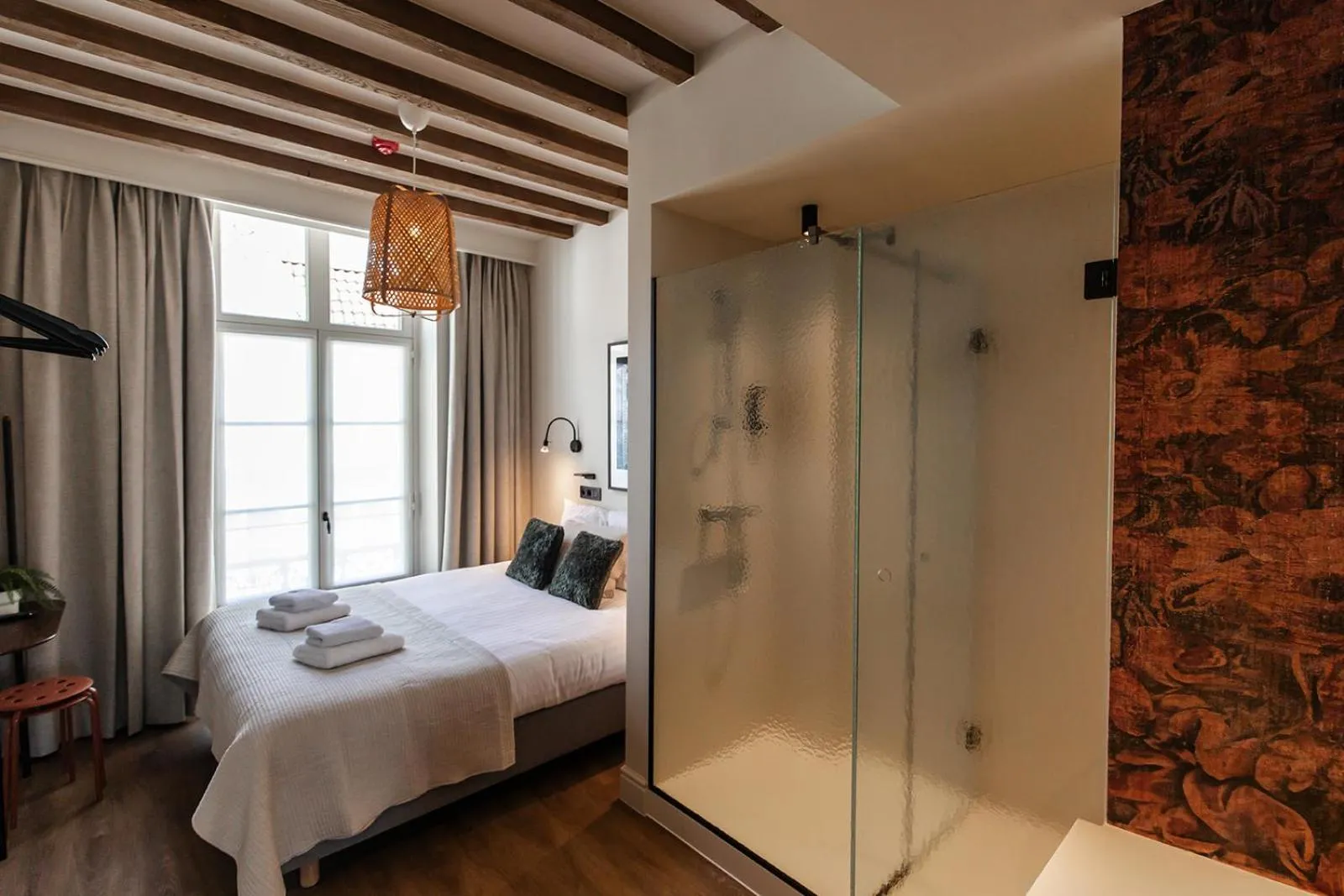 Bedroom, Bed in Hotel Rose Red