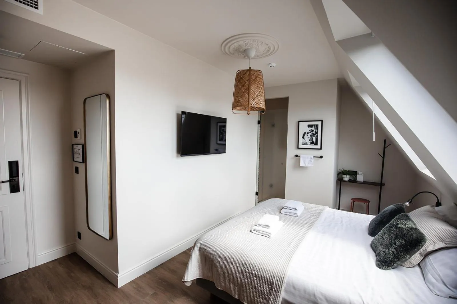 Bedroom, Bed in Hotel Rose Red