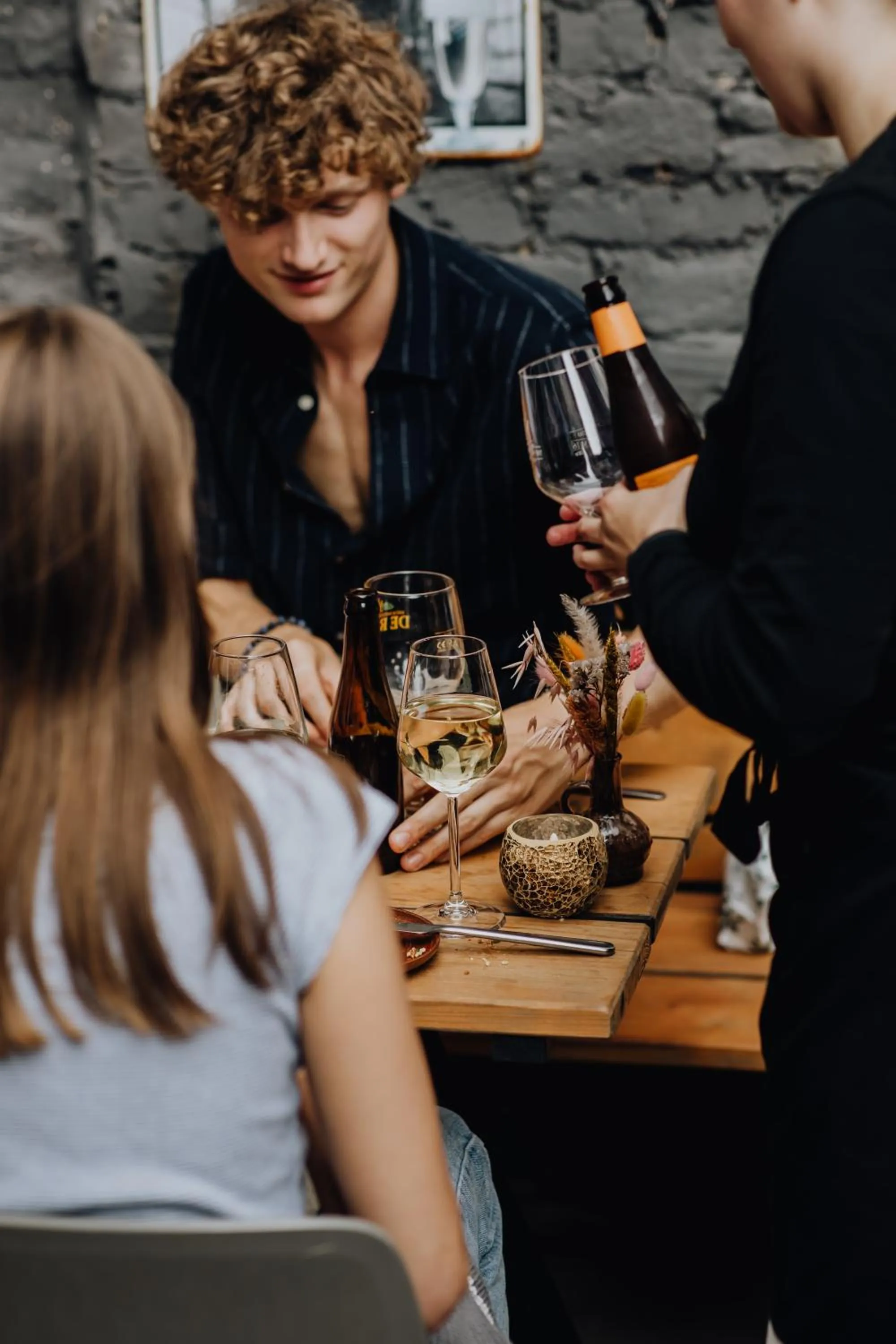 group of guests in Hotel Rose Red