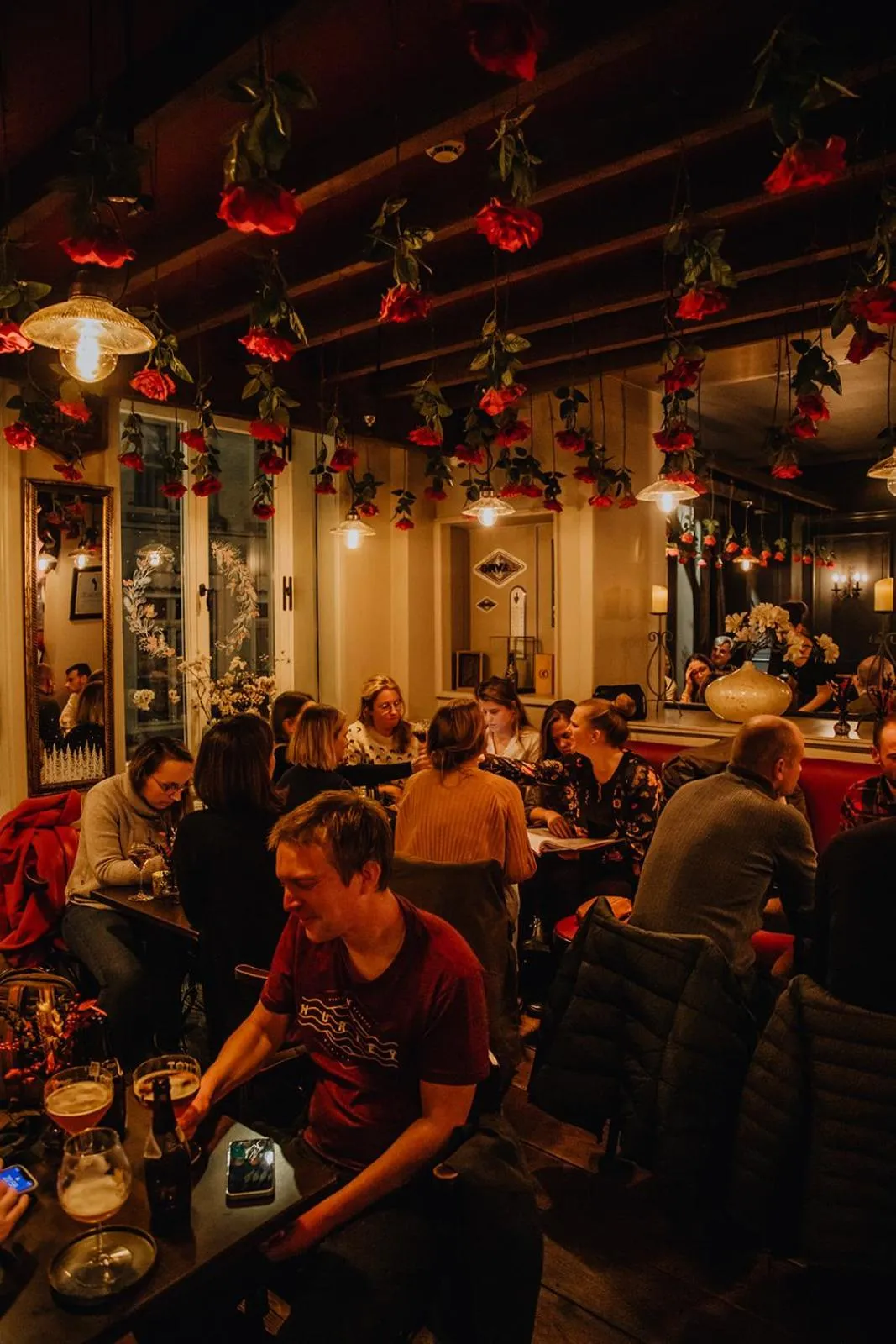 Restaurant/places to eat in Hotel Rose Red