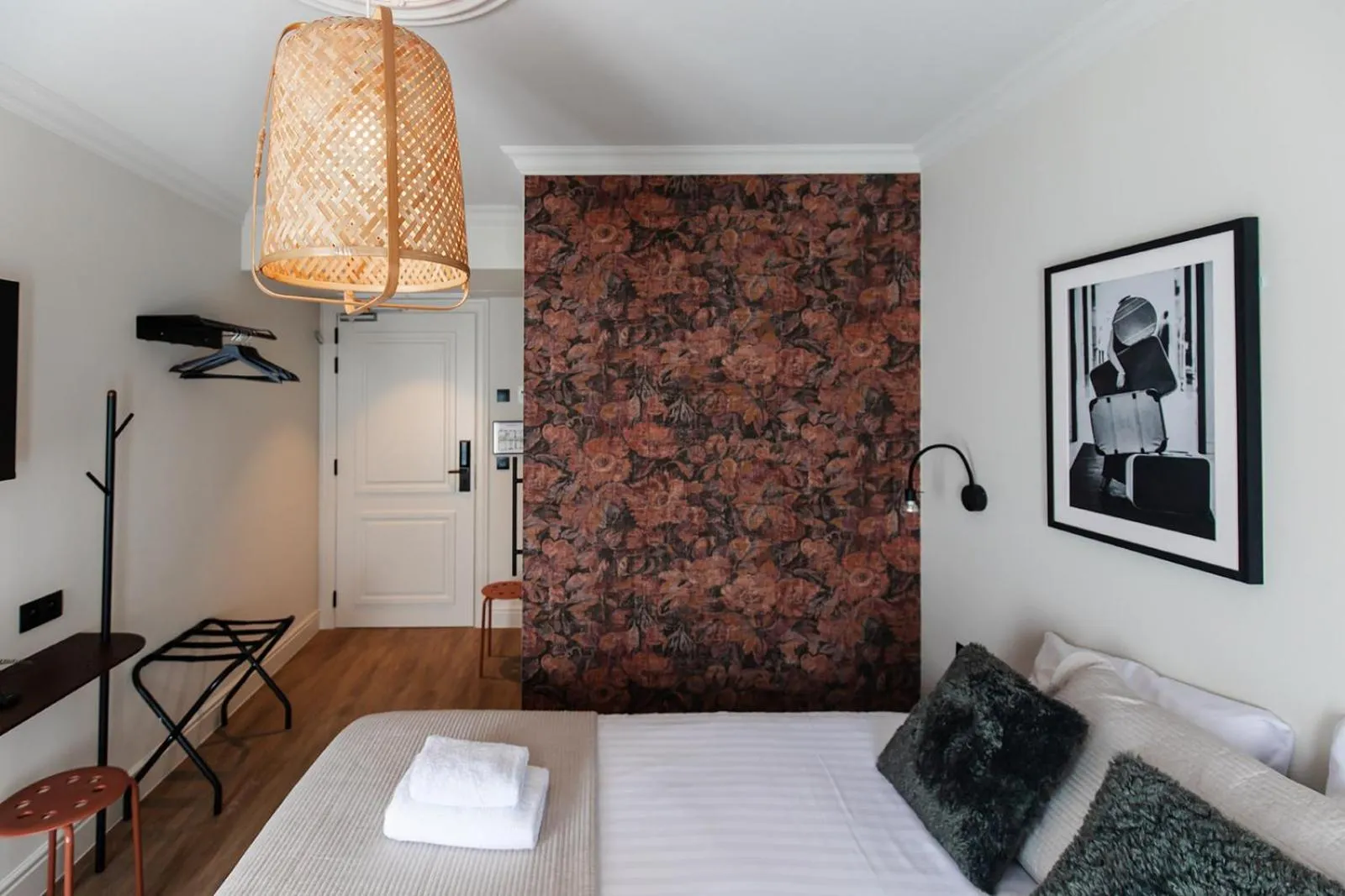 Bedroom, Bed in Hotel Rose Red