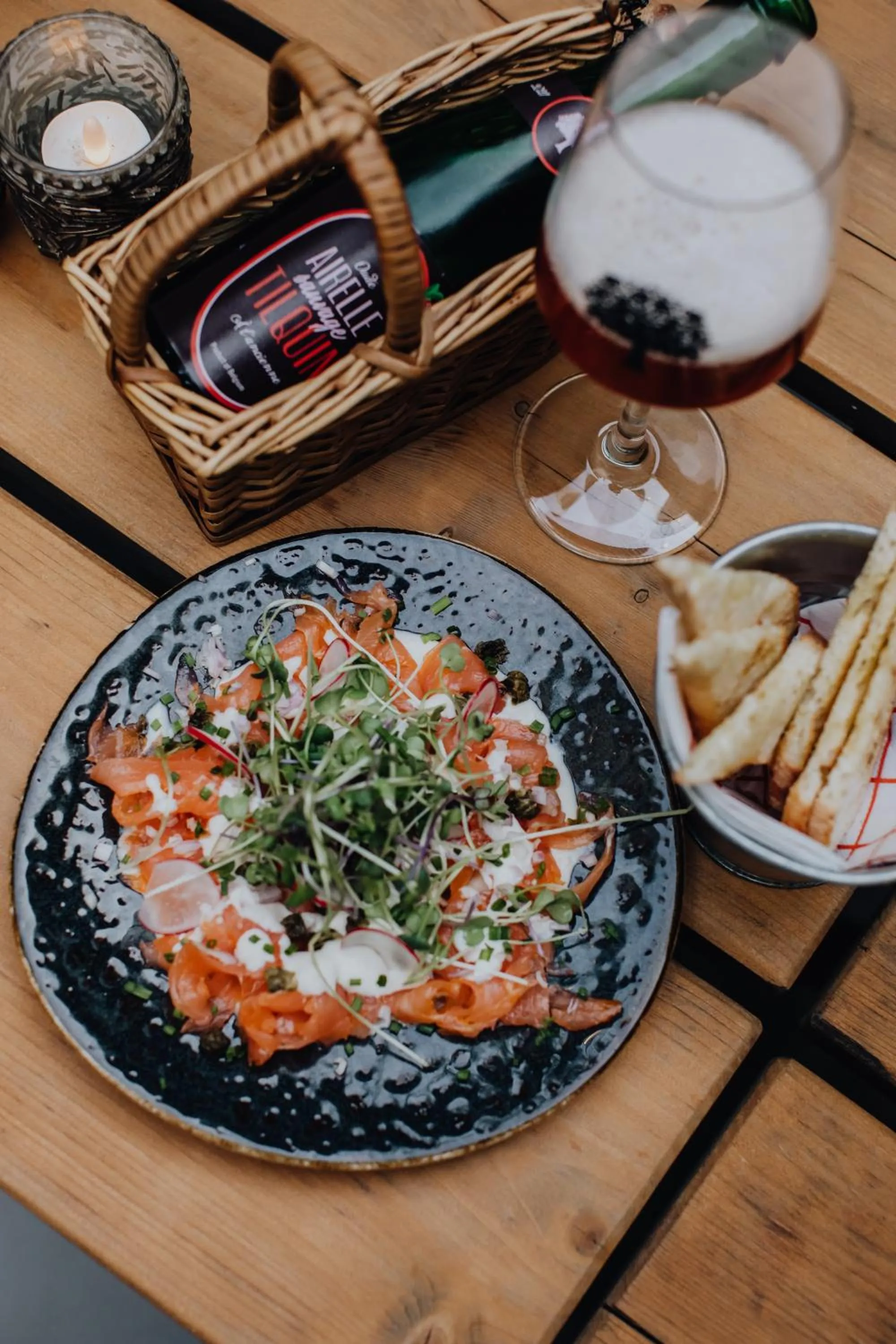 Food and drinks in Hotel Rose Red