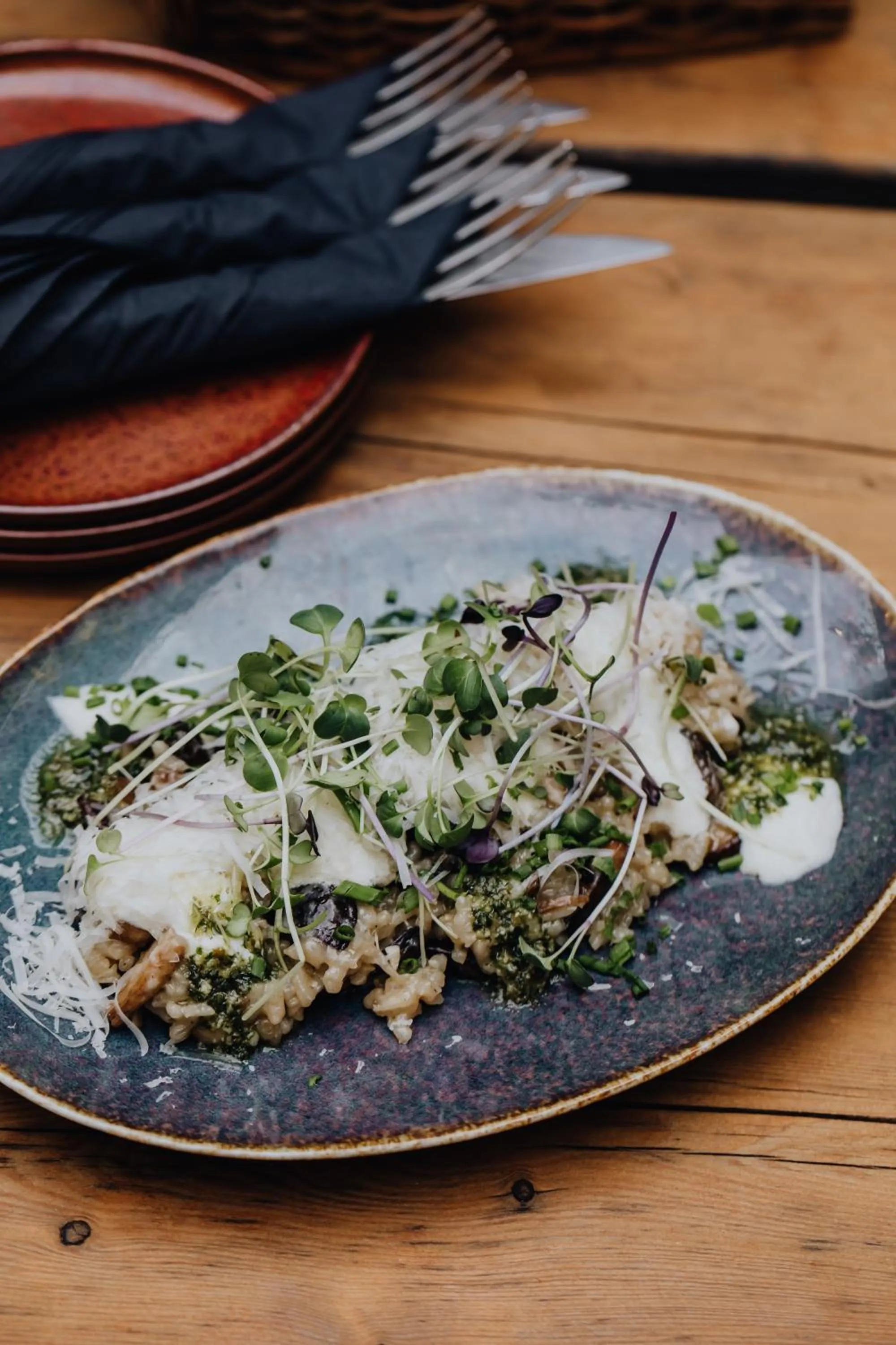 Restaurant/places to eat in Hotel Rose Red