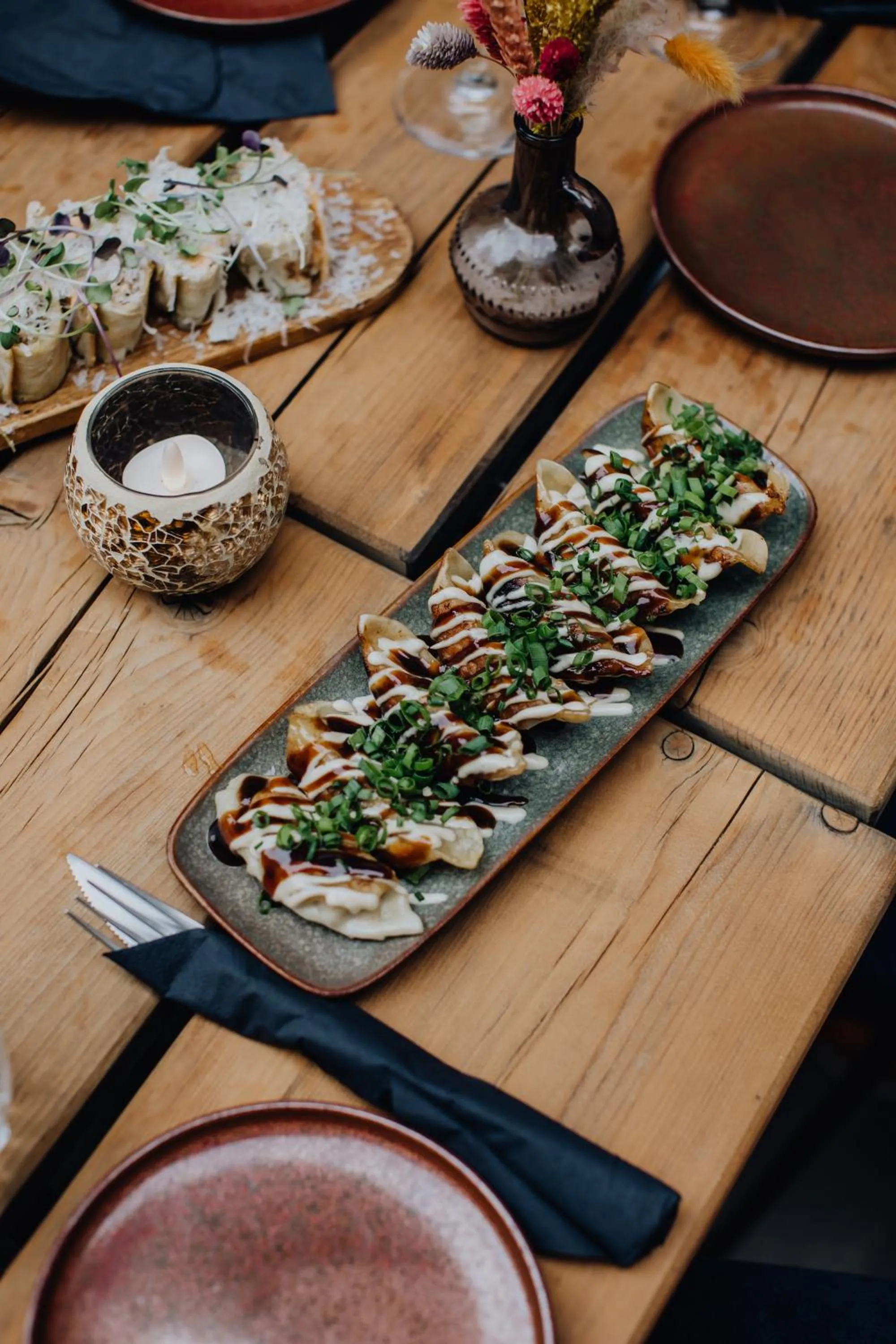 Restaurant/places to eat in Hotel Rose Red