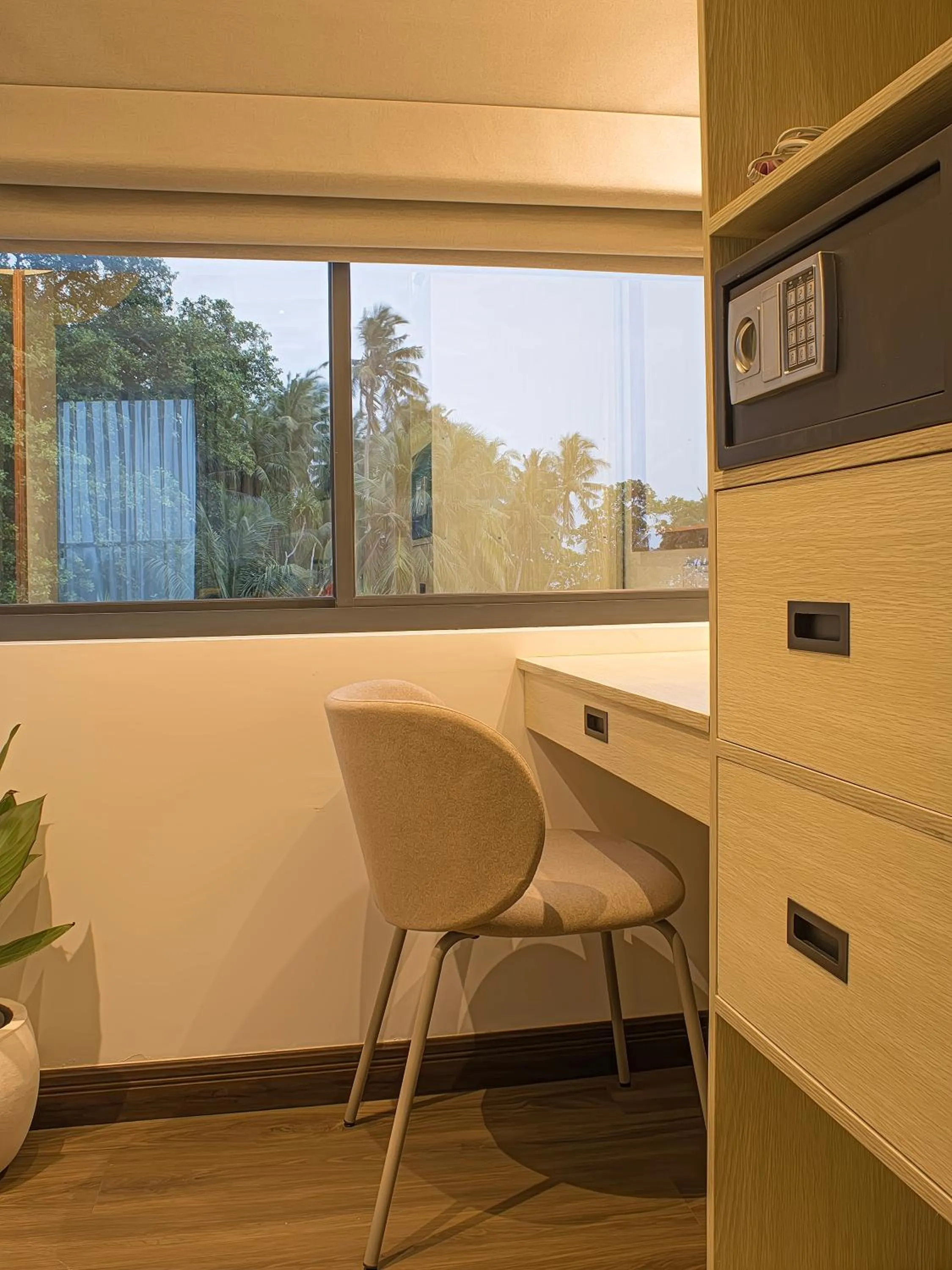 wardrobe in Ithaa Inn Kamadhoo