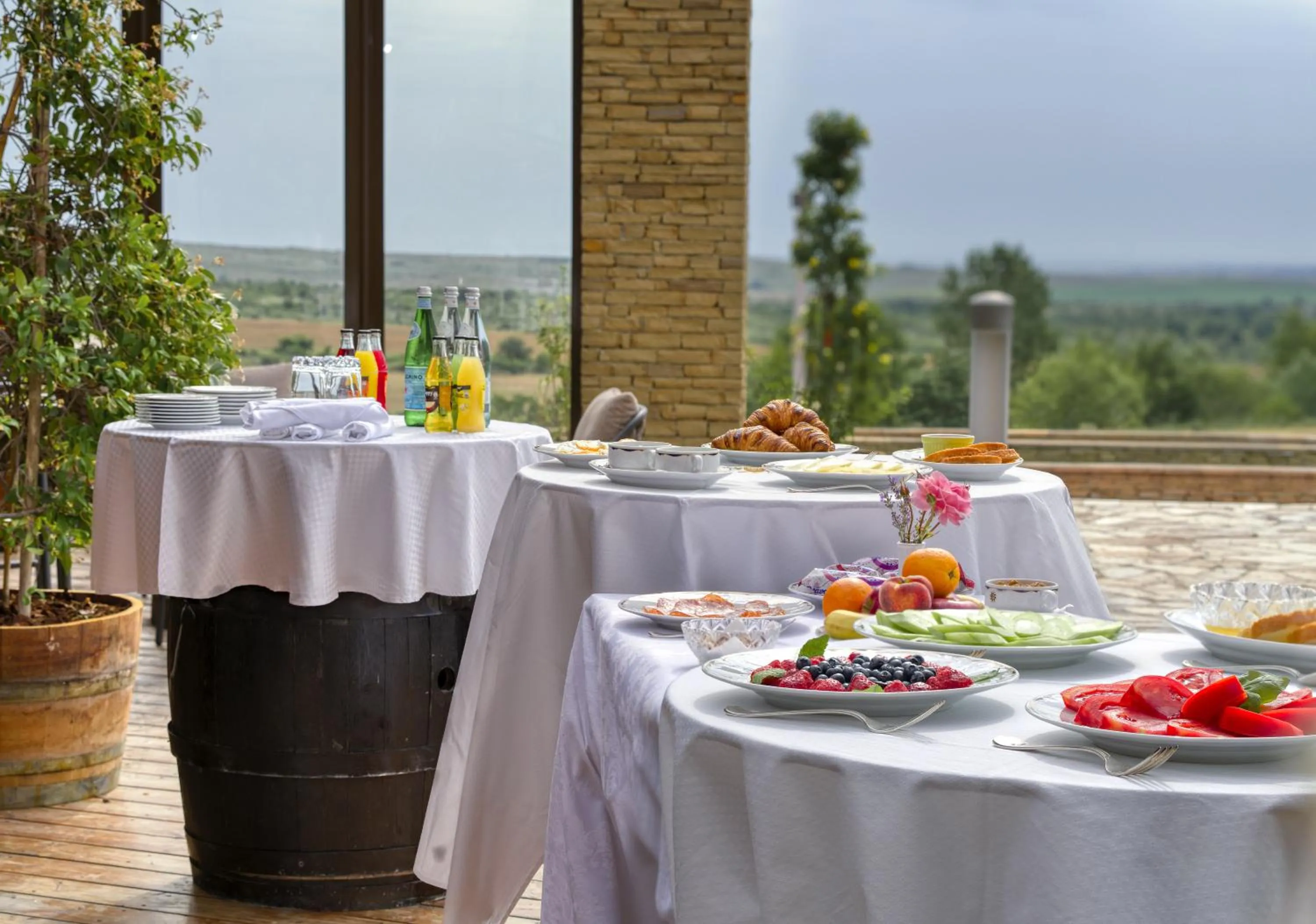 Restaurant/places to eat in Hotel Soli Invicto