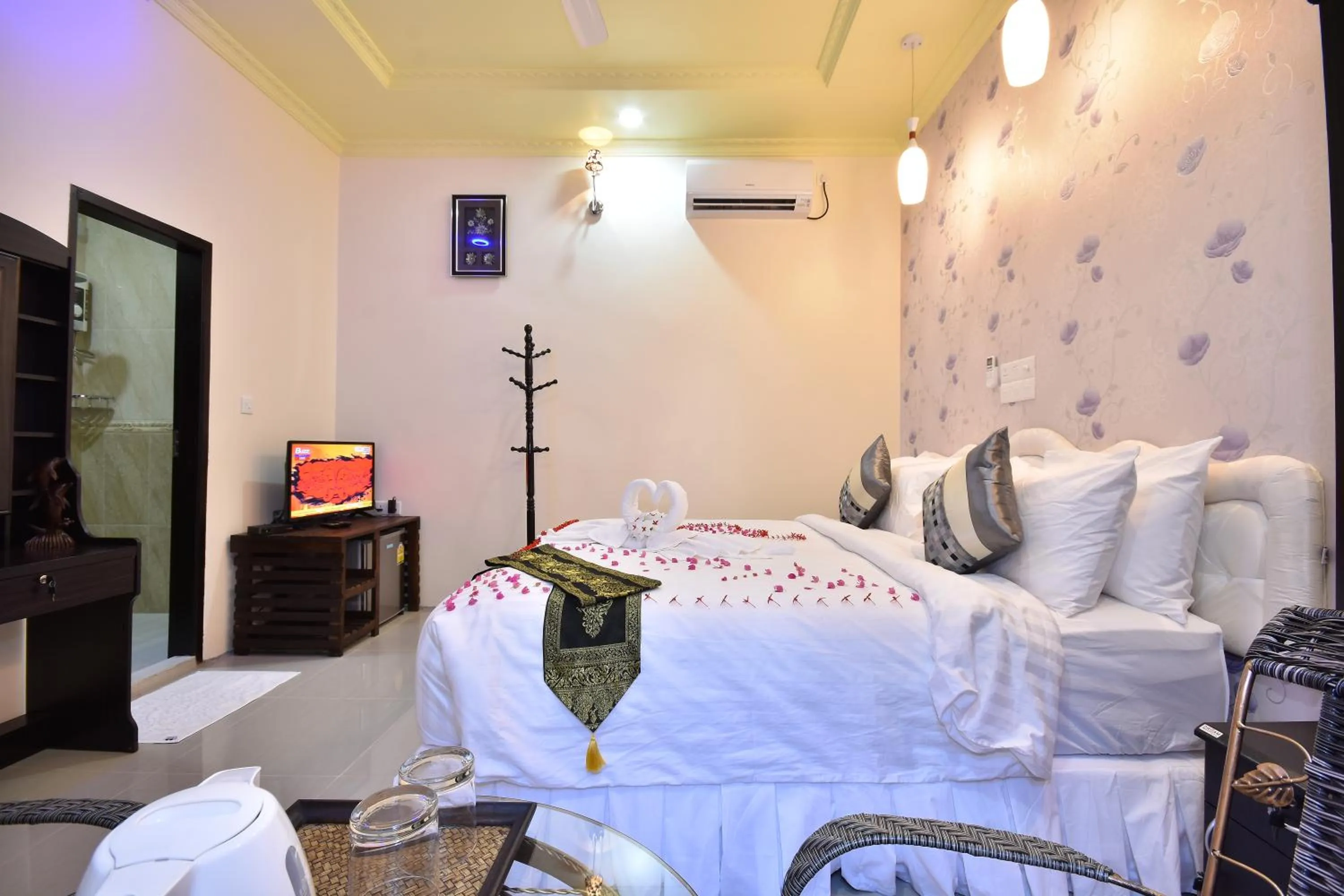 Coffee/tea facilities, Bed in Holiday Haven Ukulhas