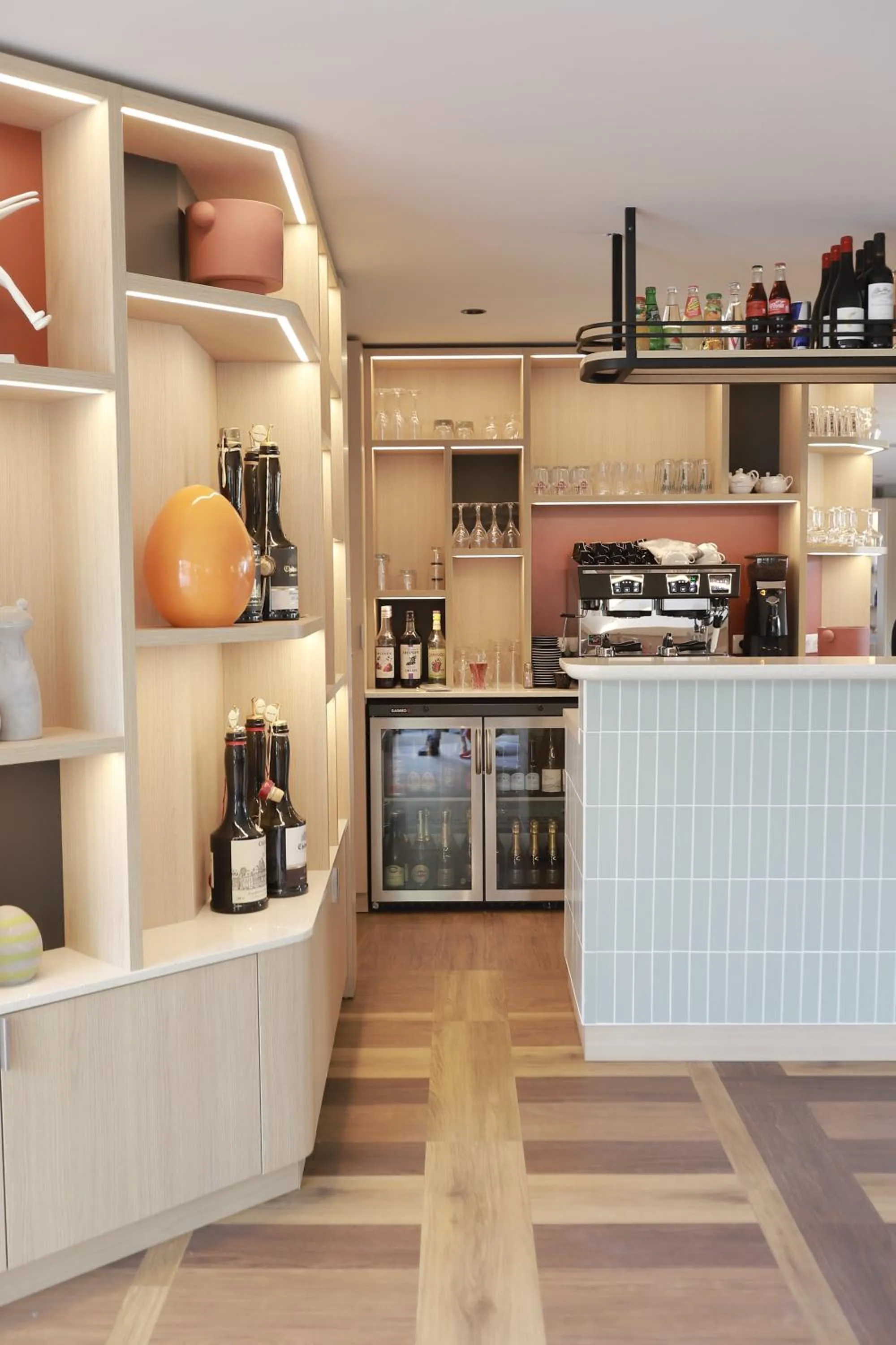 Lounge or bar in Hôtel Antares & Spa