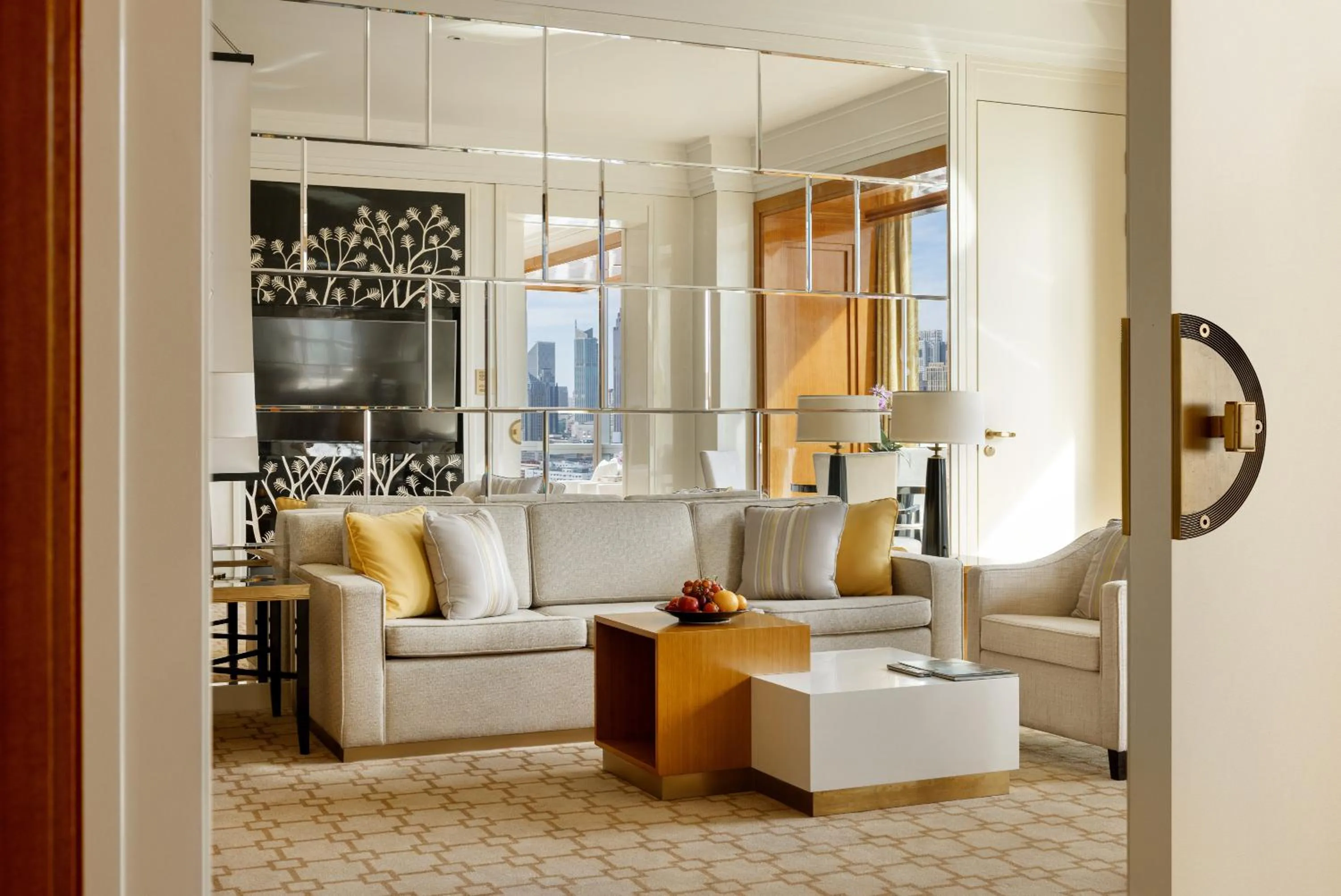 Living room in Four Seasons Hotel Tianjin